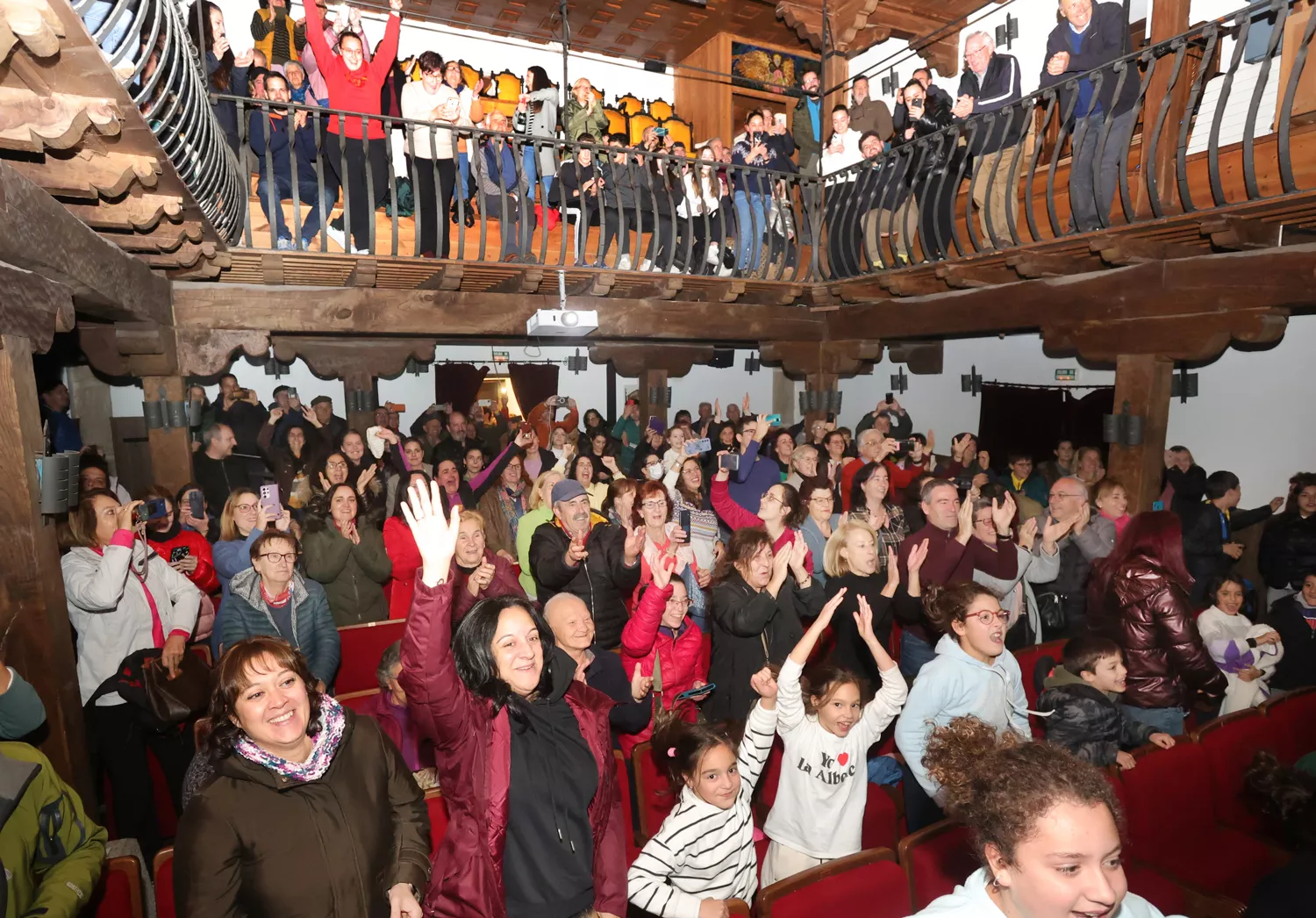 Celebración de La Alberca como ganador de la campaña 'Juntos brillamos más'