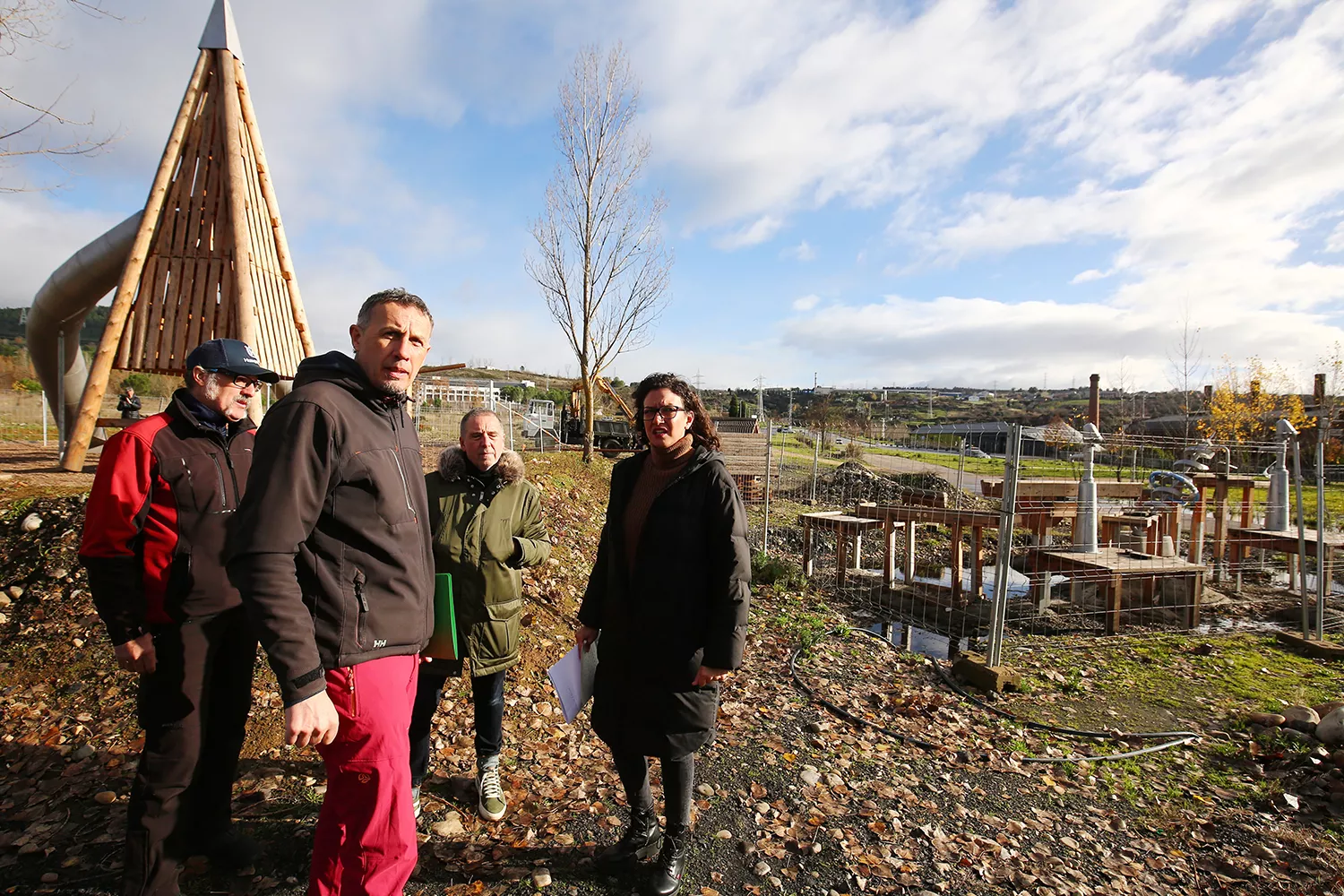 El Ayuntamiento de Ponferrada instalará una tirolina de 40 metros en el parque frente al Museo de la Energía