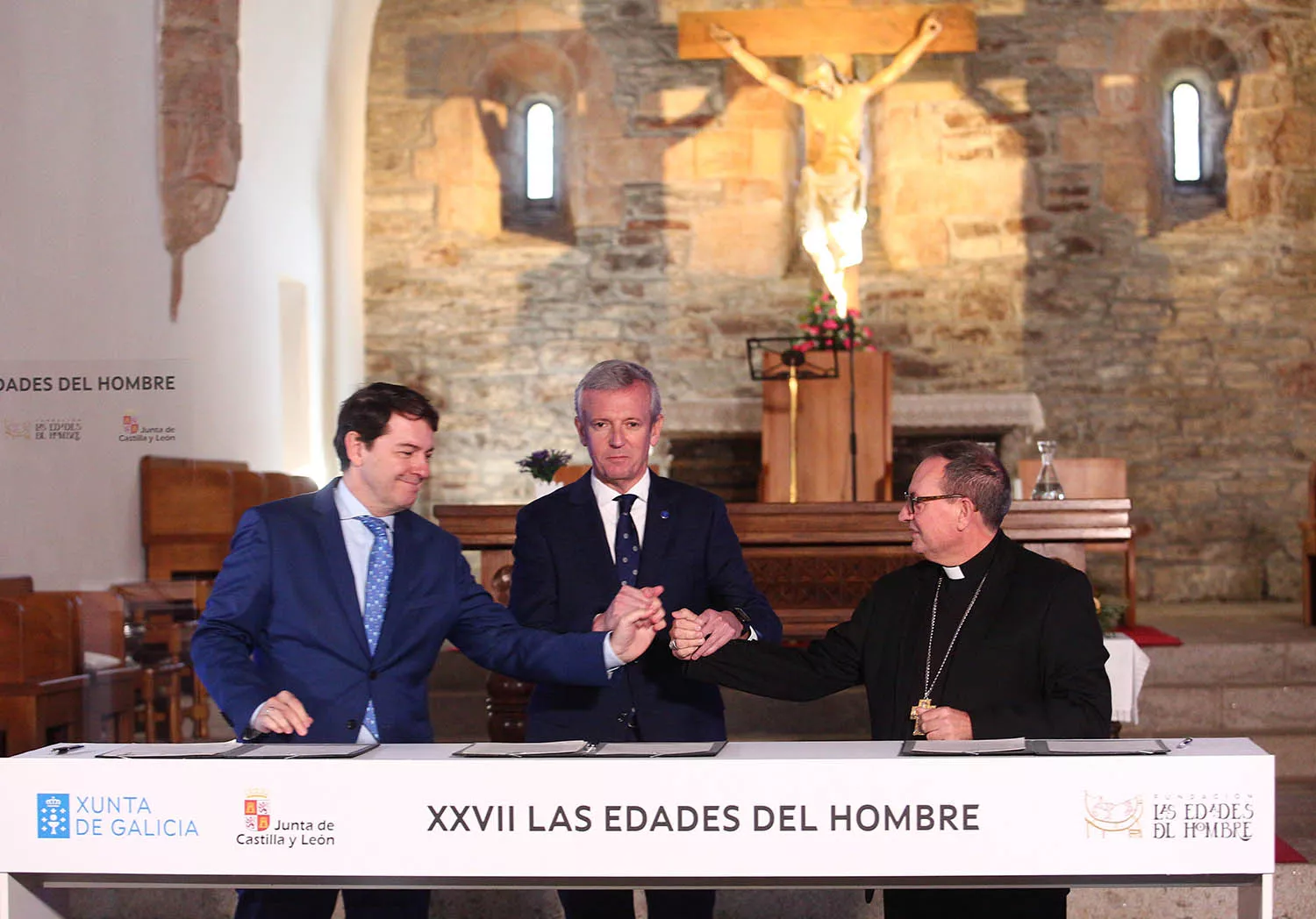 Firma entre la Junta y la Xunta para la celebración de las Edades del Hombre en Villafranca y Santiago.