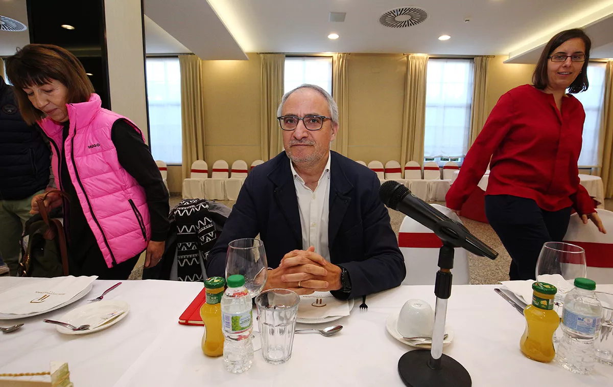 Desayuno informativo del grupo municipal del PSOE de Ponferrada (2)