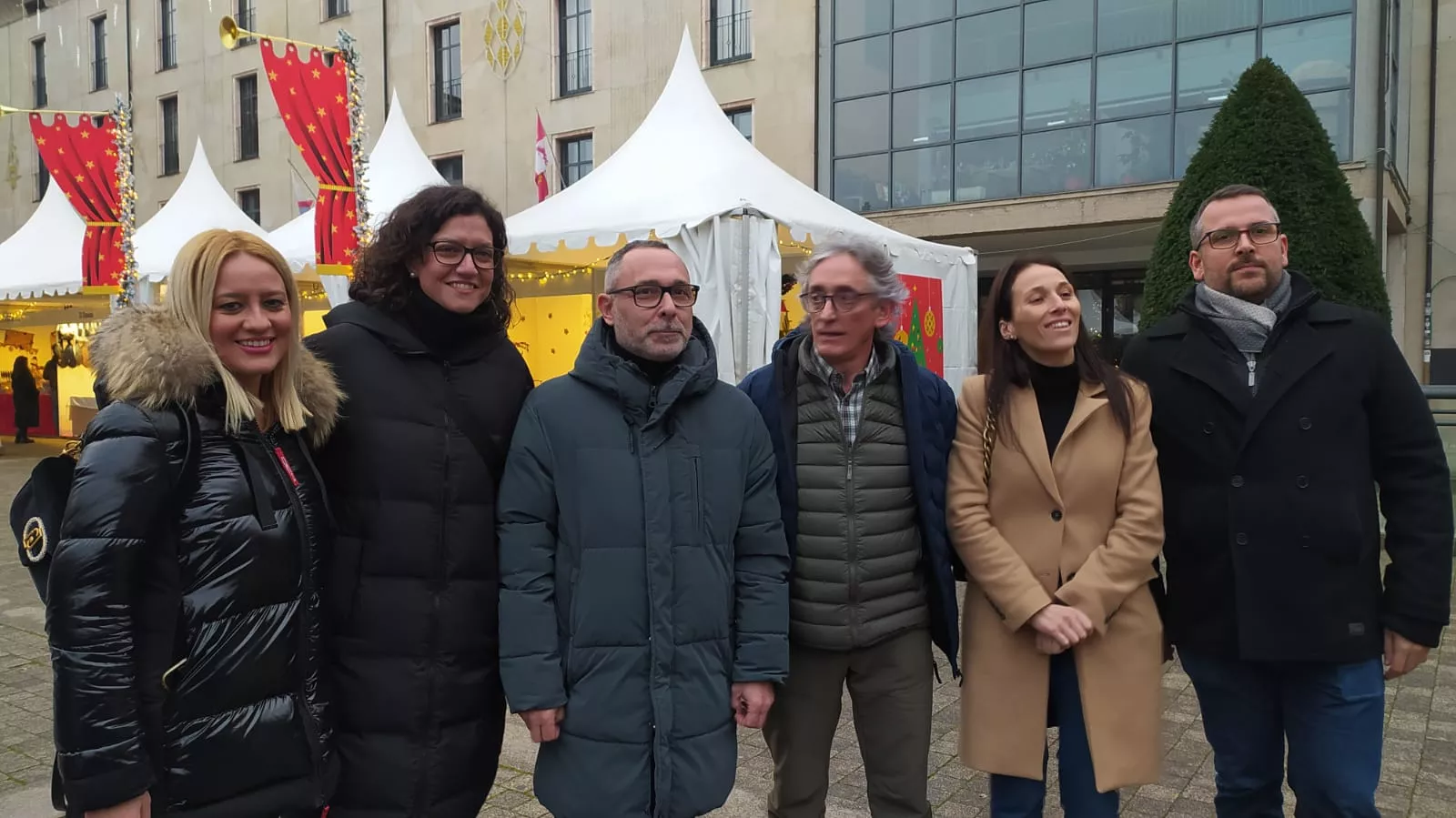 Inauguración de la pista de hielo y del Mercadillo Navideño