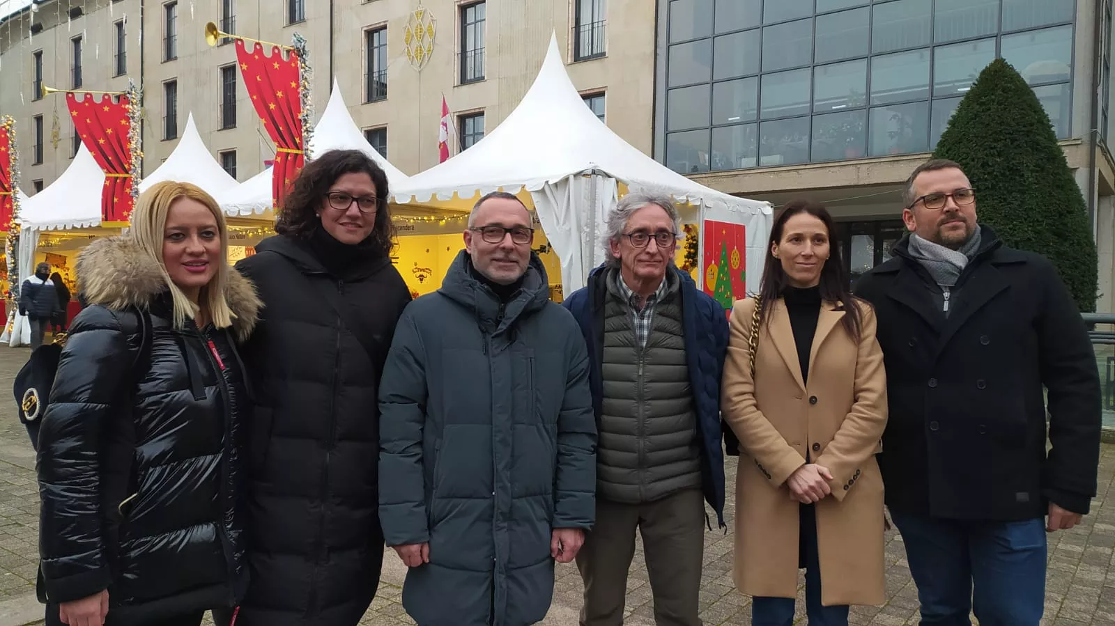 Inauguración de la pista de hielo y del Mercadillo Navideño