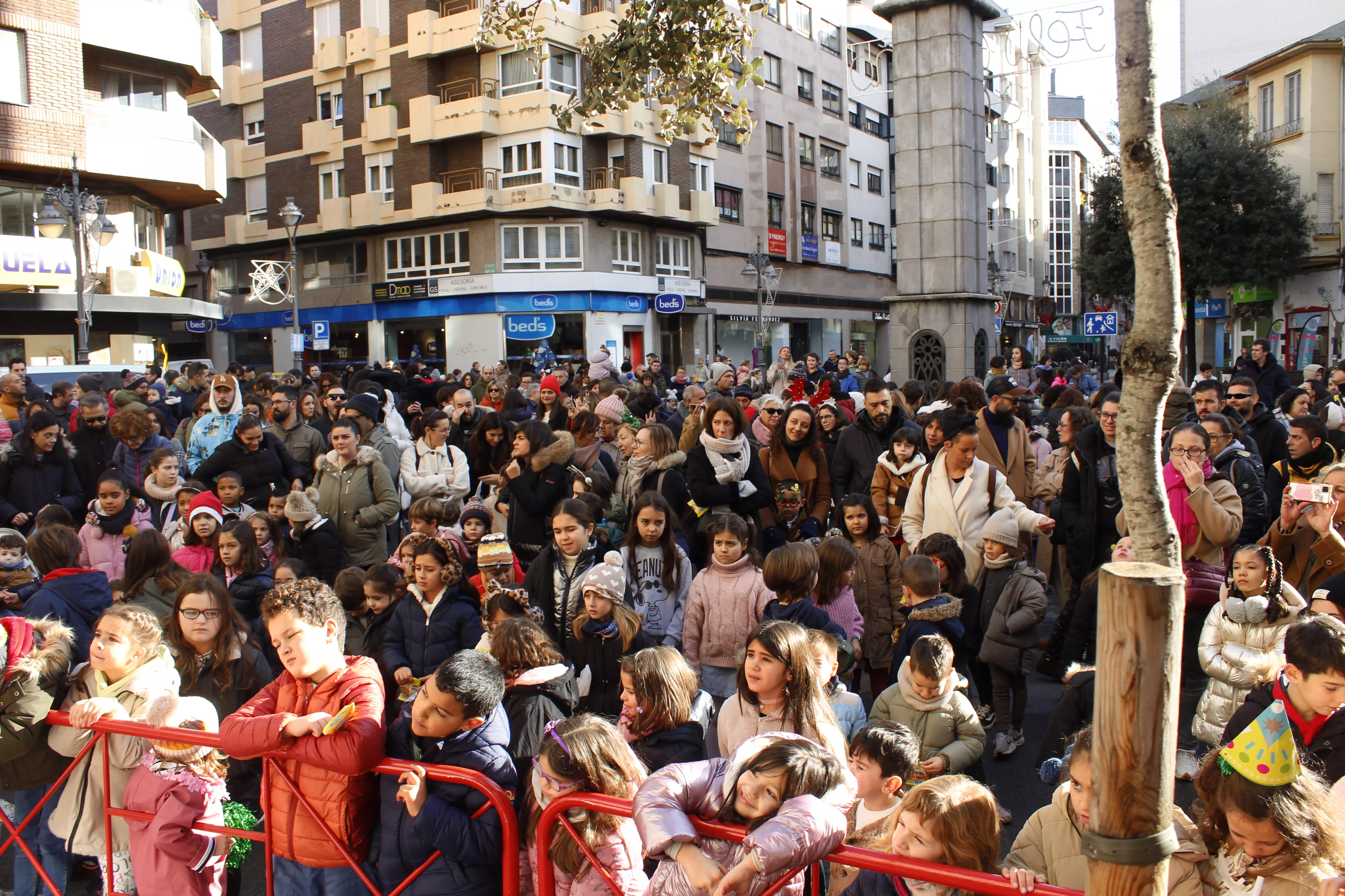 Las Campanadas Infantiles llenan de ilusión el centro de Ponferrada para que los más pequeños den la bienvenida al 2024