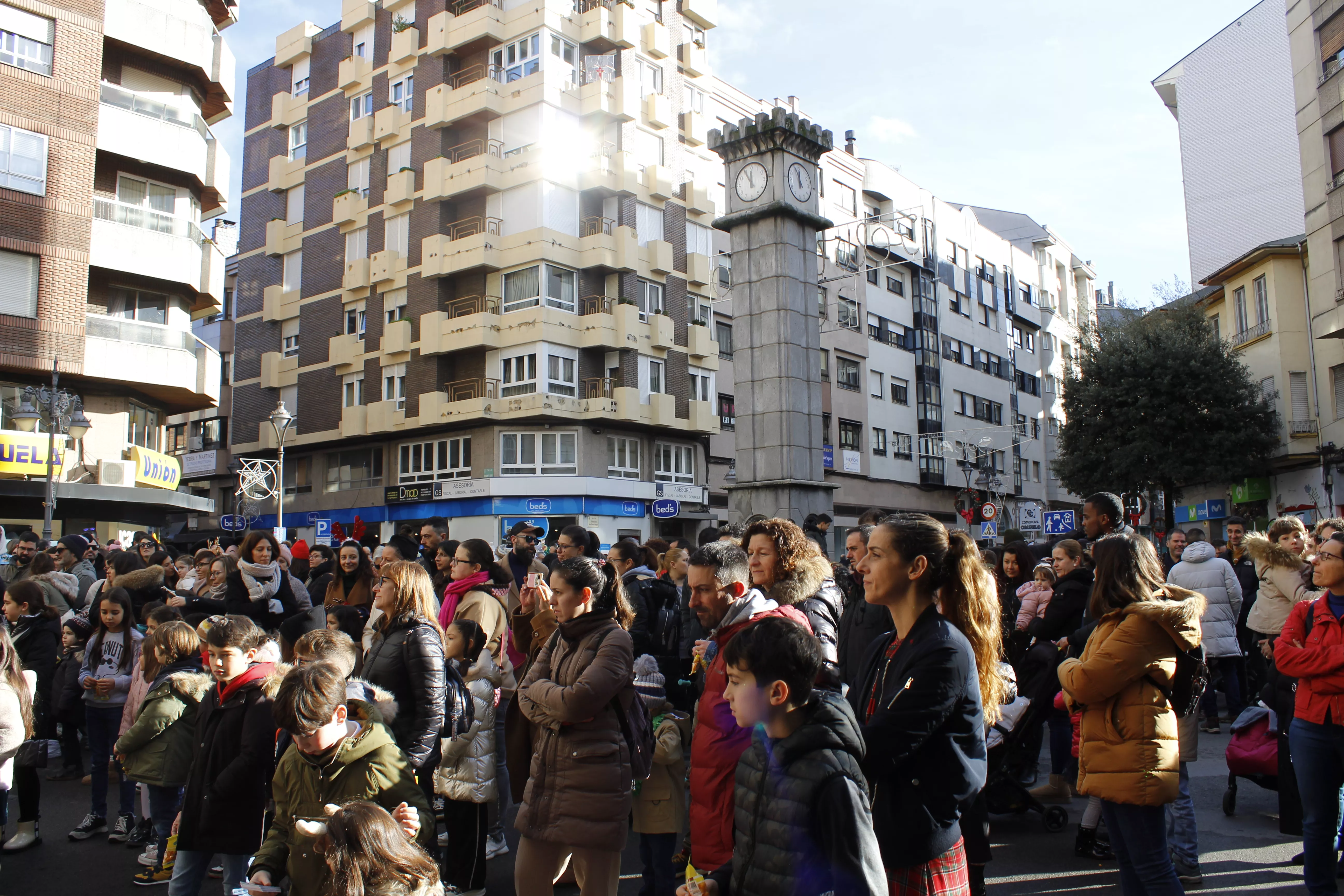 Las Campanadas Infantiles llenan de ilusión el centro de Ponferrada para que los más pequeños den la bienvenida al 2024