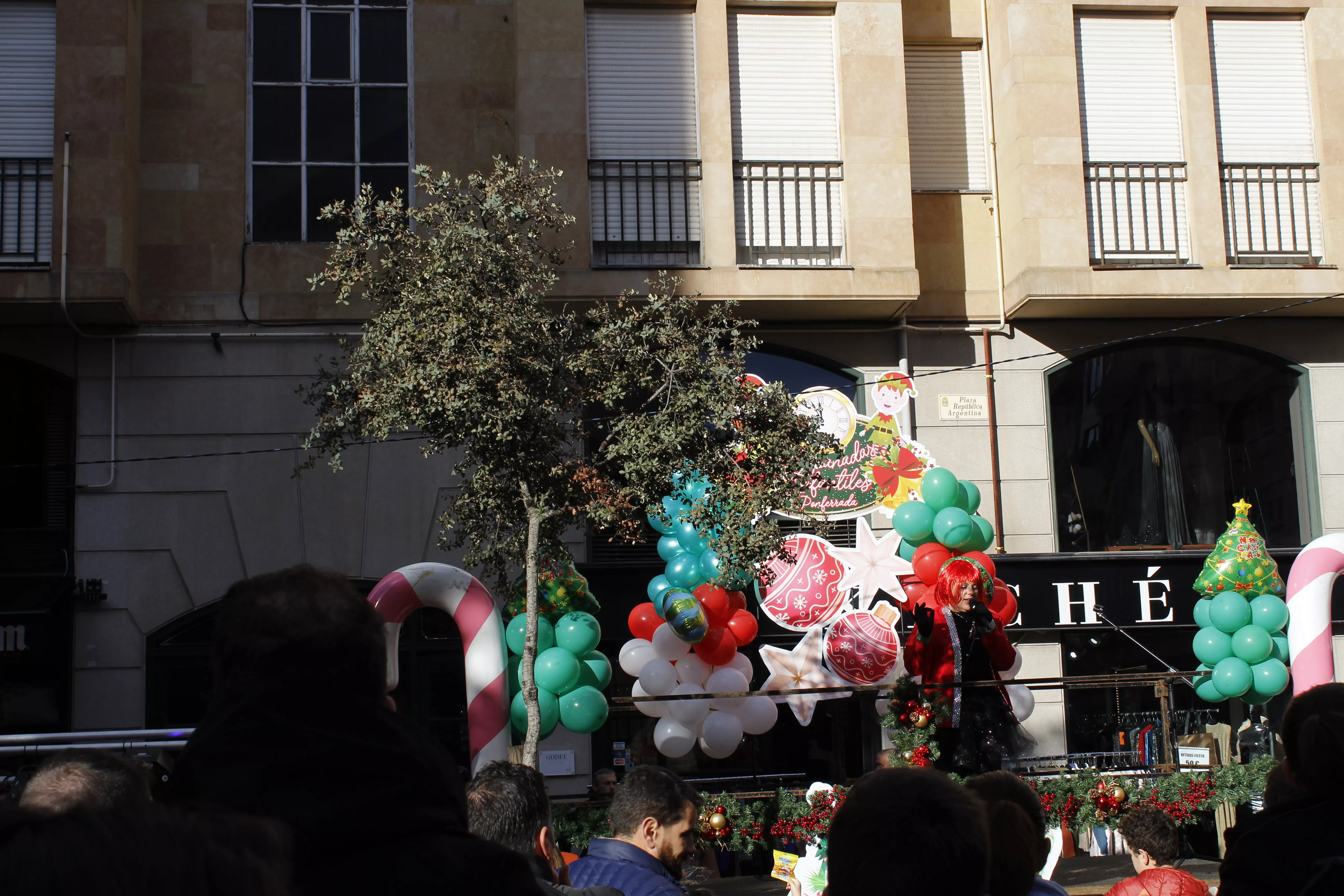 Las Campanadas Infantiles llenan de ilusión el centro de Ponferrada para que los más pequeños den la bienvenida al 2024