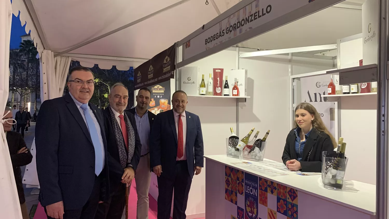 Inauguración I Feria Productos de León en Sevilla