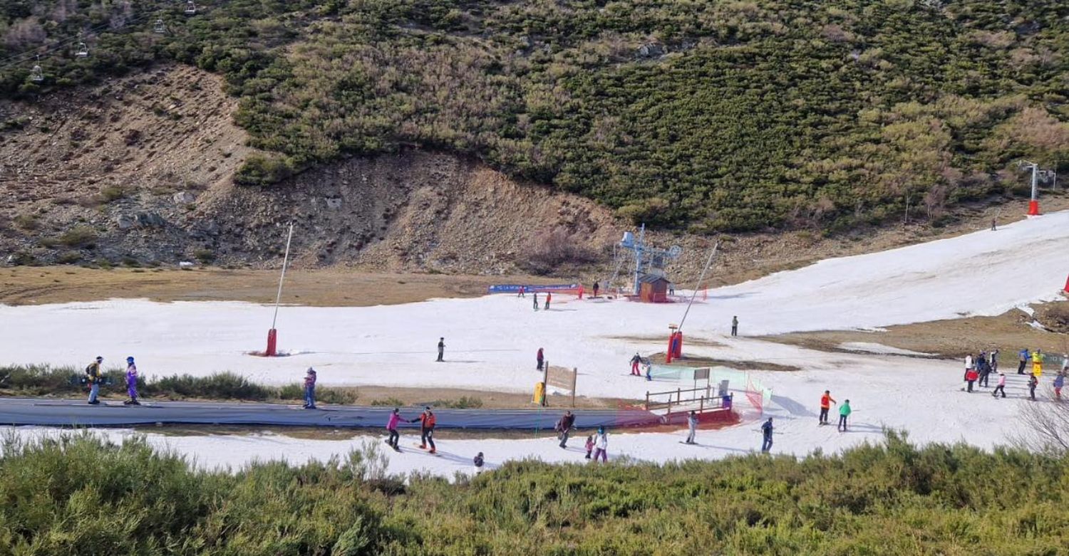 Valle Laciana-Leitariegos | 2.400 personas visitan las estaciones de San Isidro y Valle Laciana-Leitariegos durante el fin de semana