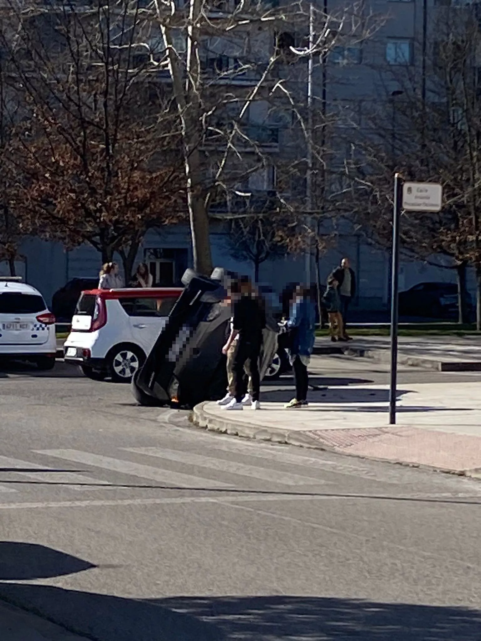 Vuelco en el bulevar de La Rosaleda 3