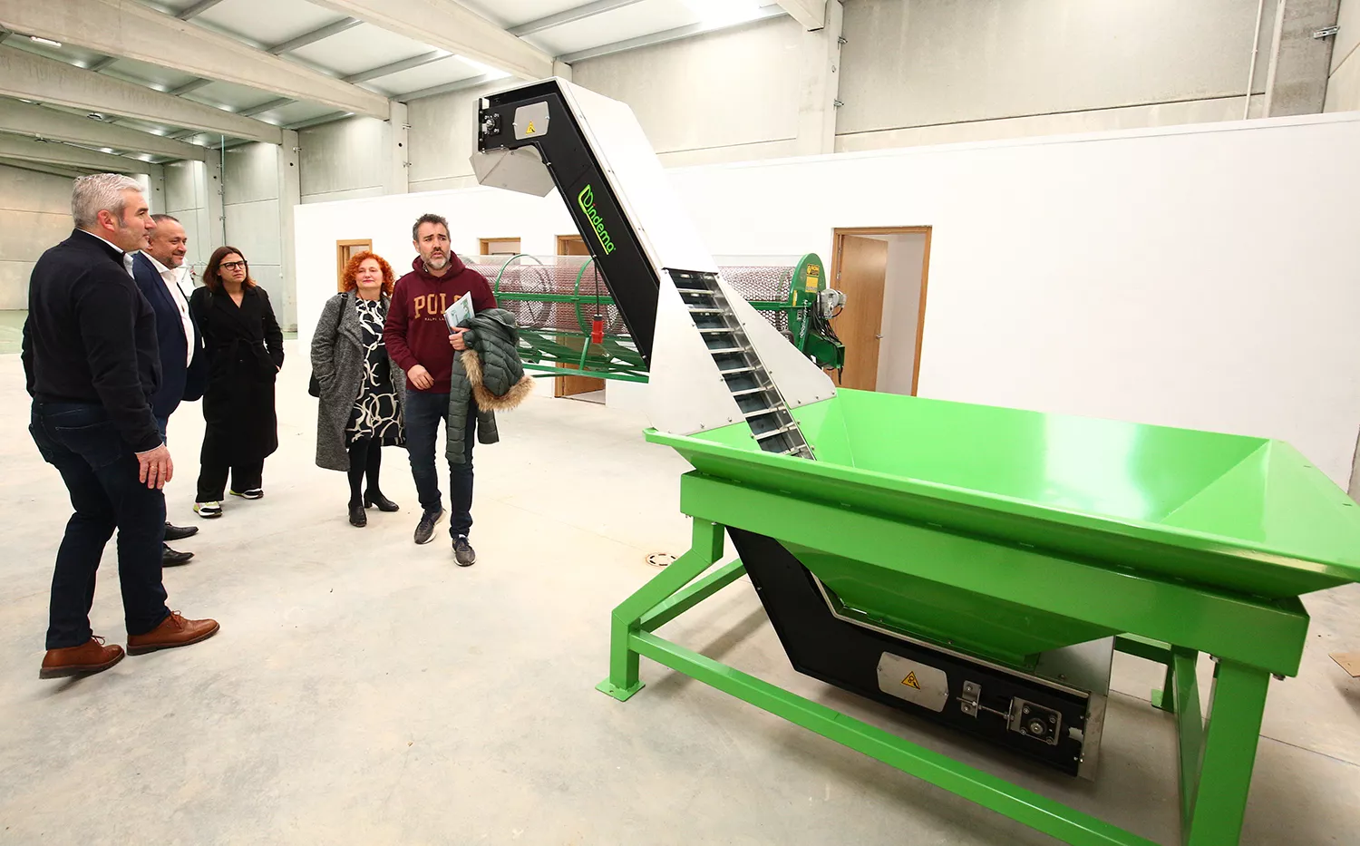 La directora del Instituto para la Transición Justa visita a las obras del Centro Tecnológico de la Castaña de Quintana de Fuseros.