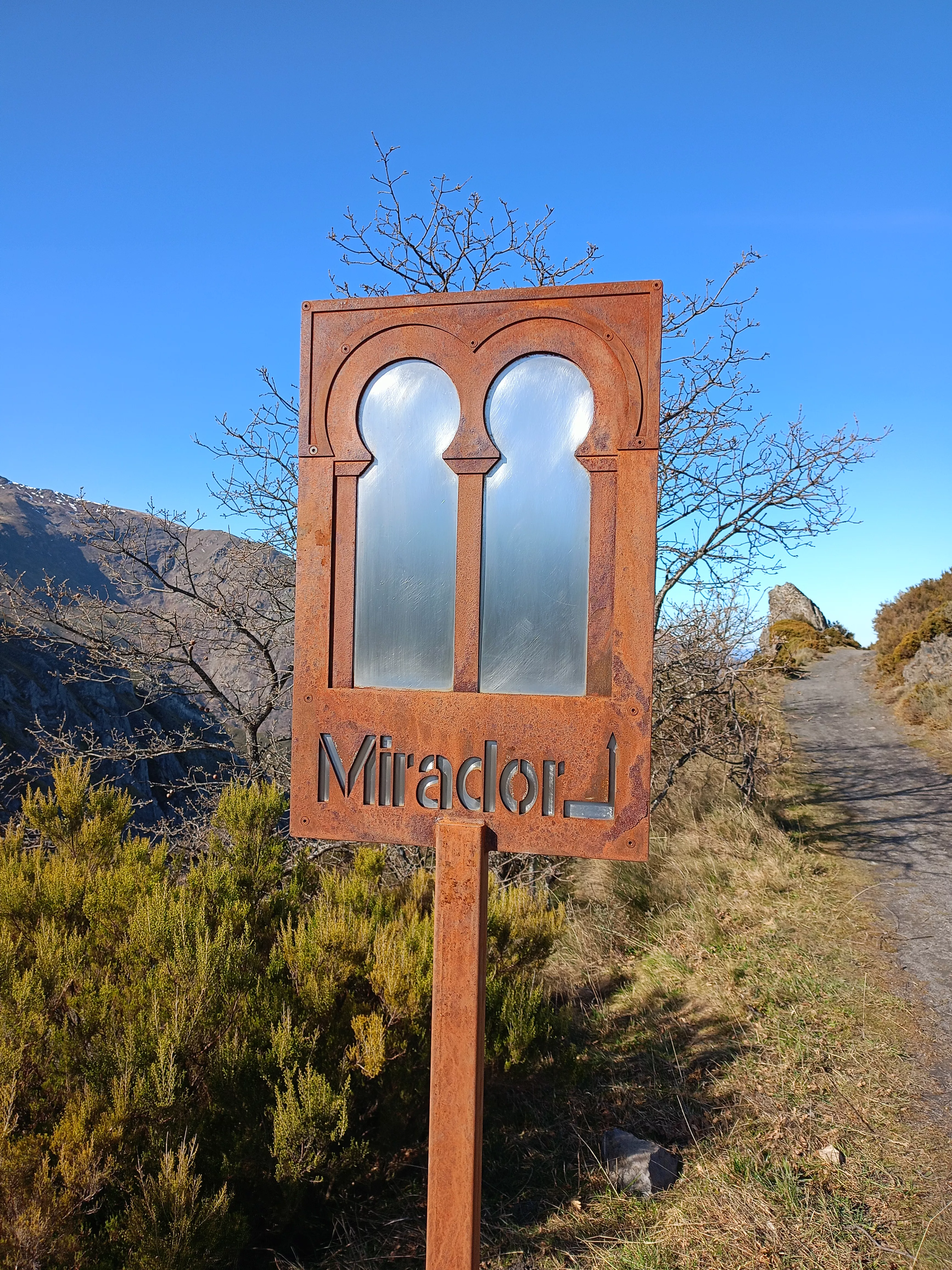 Inauguración del mirador de Peñalba de Santiago