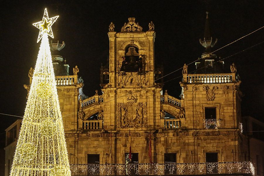 Encendido de las luces de navidad de Ferrero Rocher en Astorga