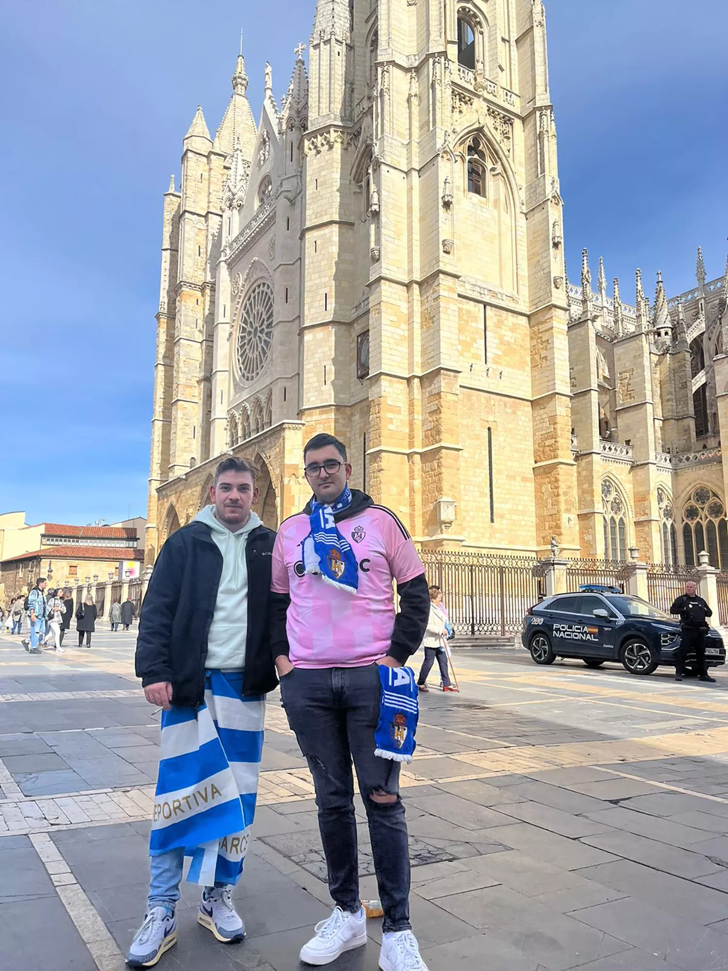 Aficionados de la Ponferradina en León 