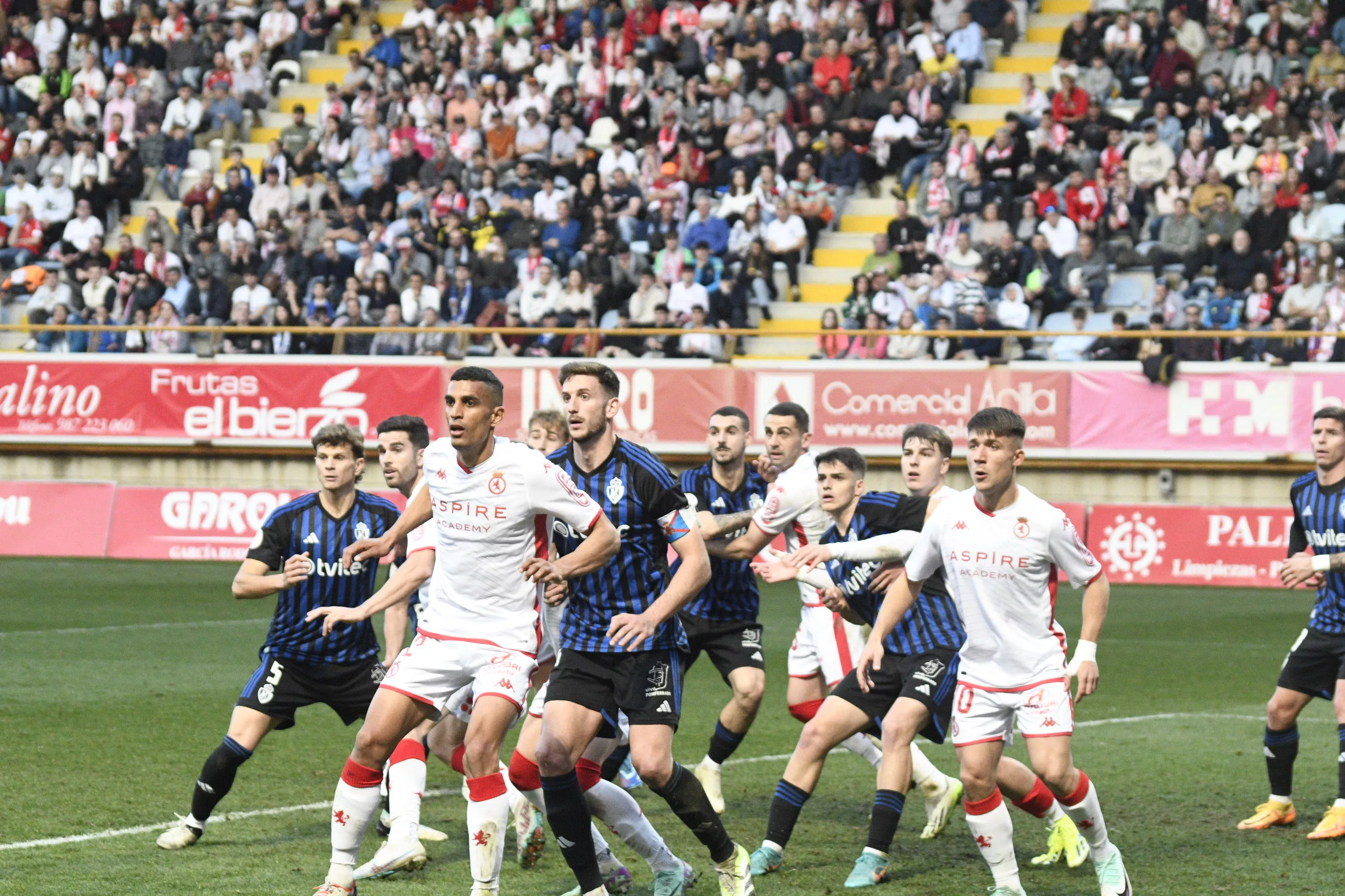 Imagen del último partido entre la Cultural y la  Ponferradina | Cultural Leonesa-Ponferradina, algo más que un derbi en el Reino de León (domingo, 17:30 horas)