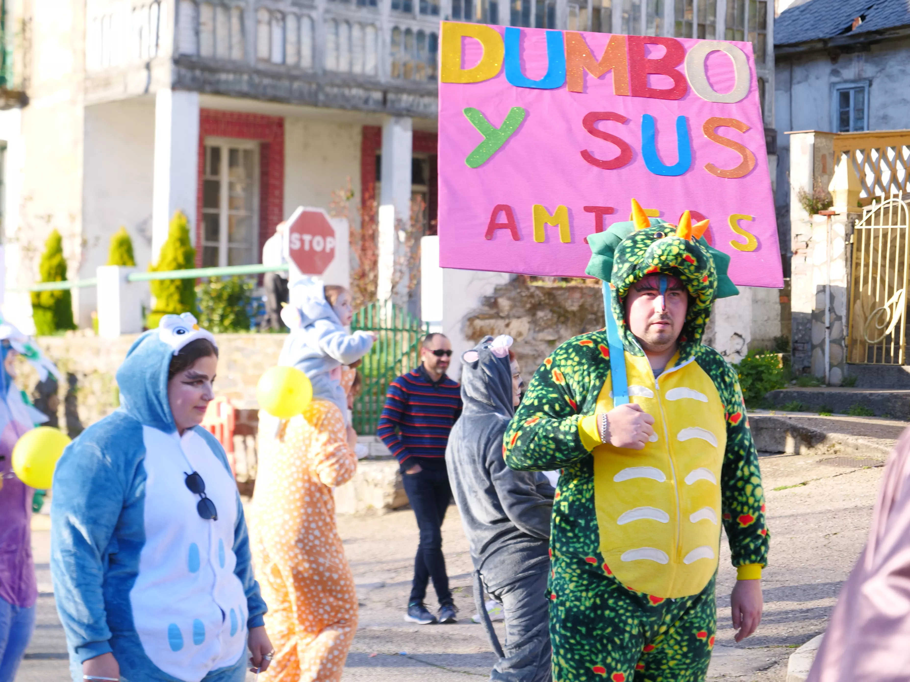 El Carnaval de Torre del Bierzo junto al mundo de Oz con los payasos justicieros