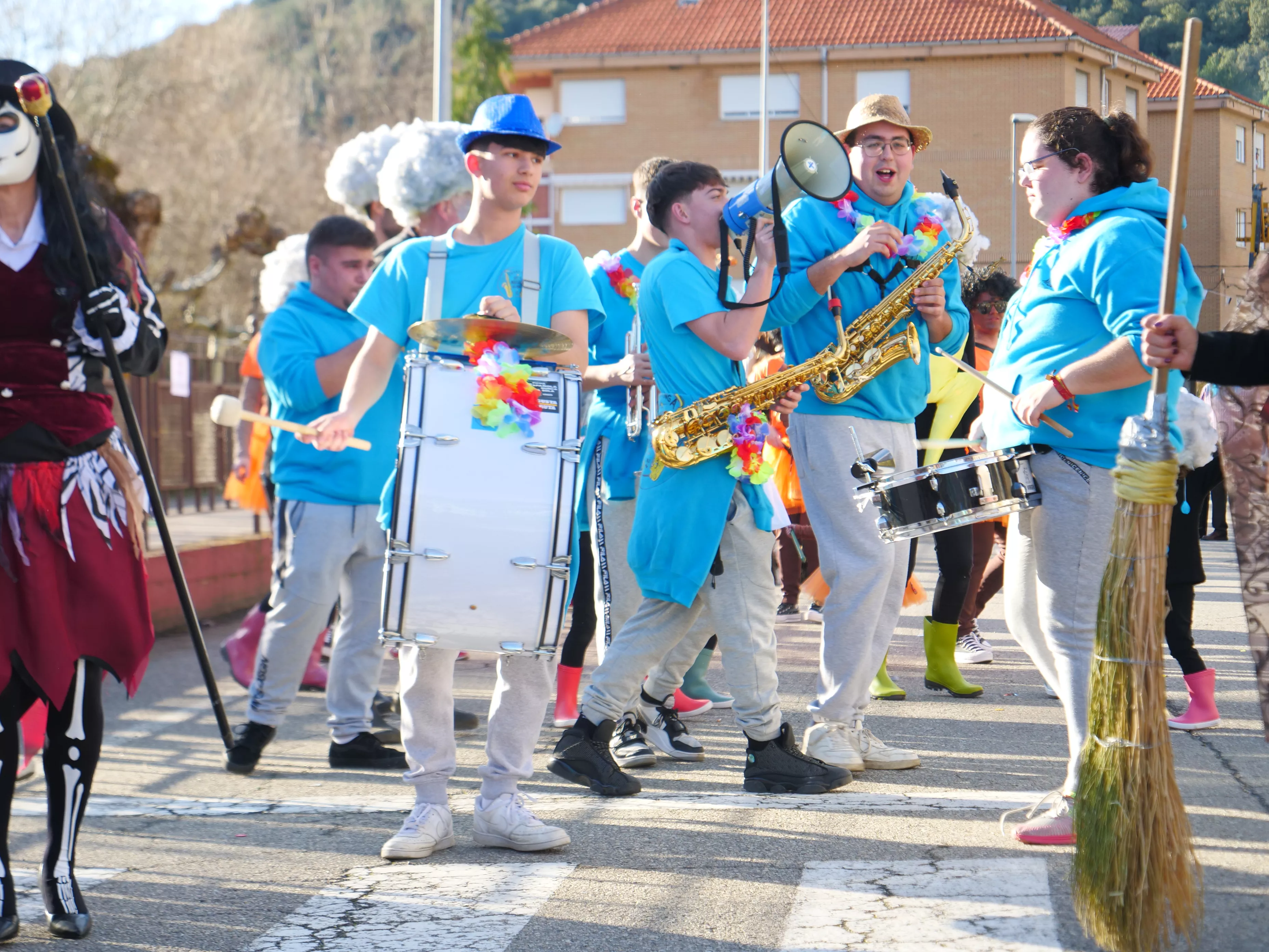 El Carnaval de Torre del Bierzo junto al mundo de Oz con los payasos justicieros