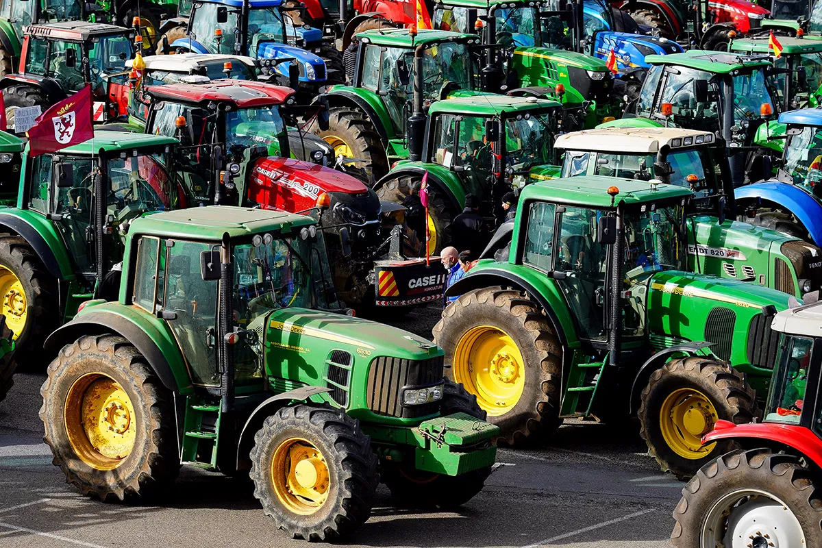 Tractorada por las calles de León bajo el lema Exigimos precios rentables y normas flexibles (11)