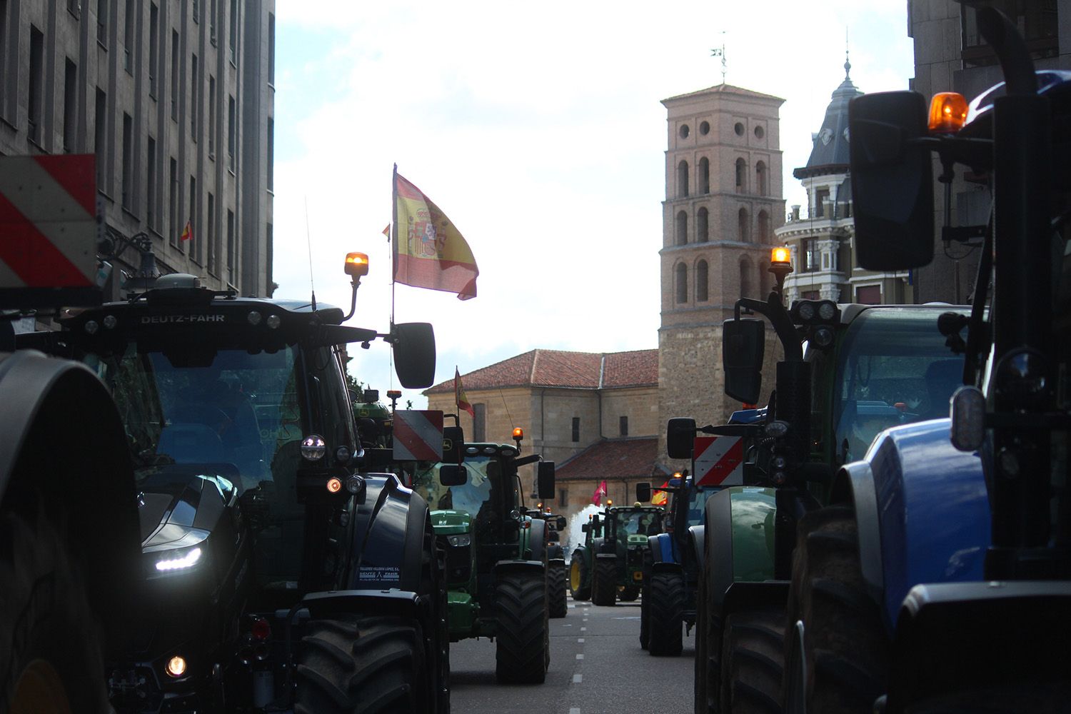 Tractorada convocada por las OPAS en León