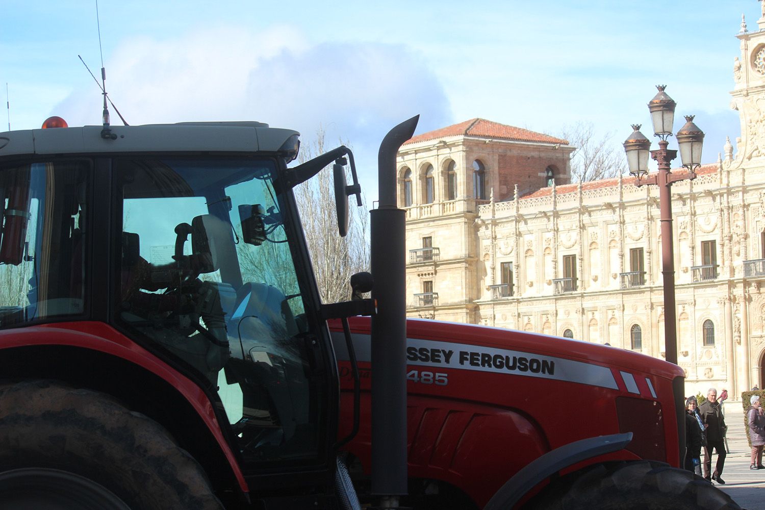 Tractorada convocada por las OPAS en León