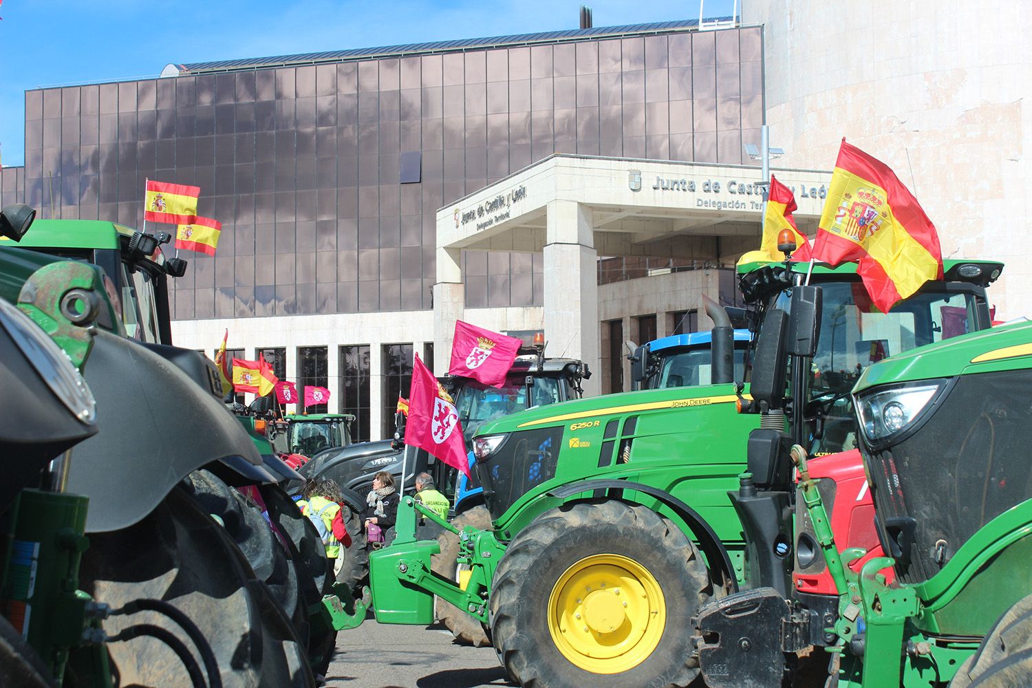 Tractorada convocada por las OPAS en León