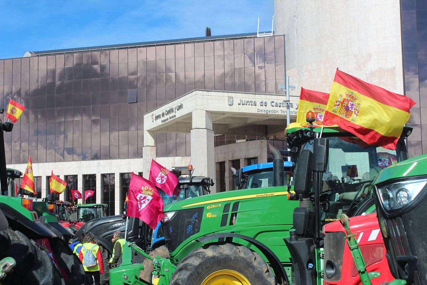 Tractorada convocada por las OPAS en León