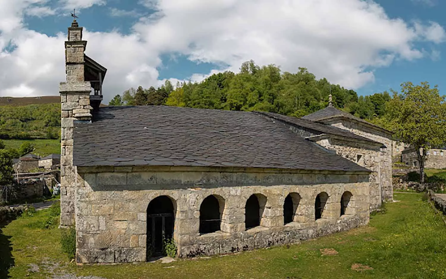 Iglesia de Santa María de Suárbol