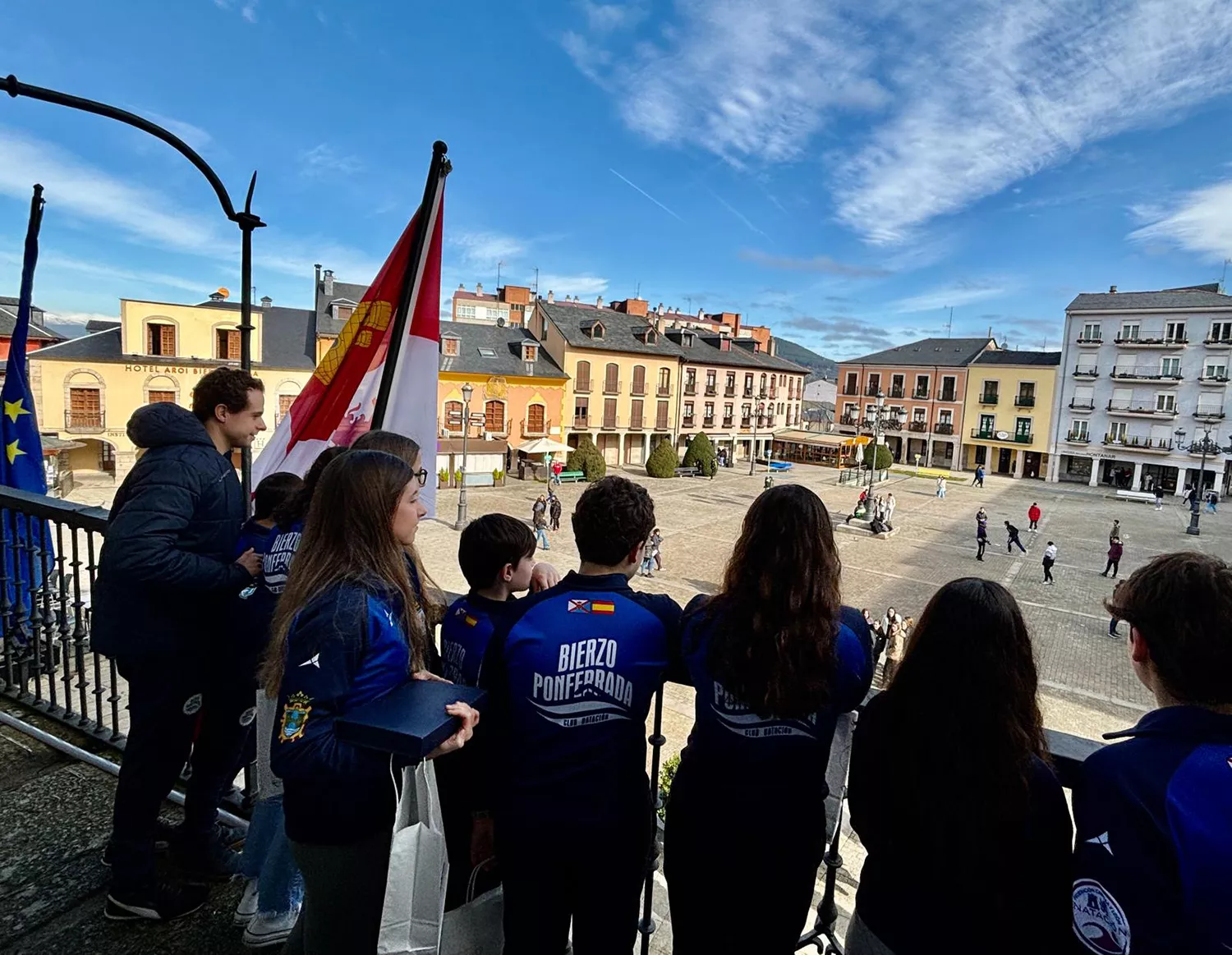 Morala reconoce los méritos del Club Natación Bierzo: "El deporte ponferradino es un ejemplo y una referencia"