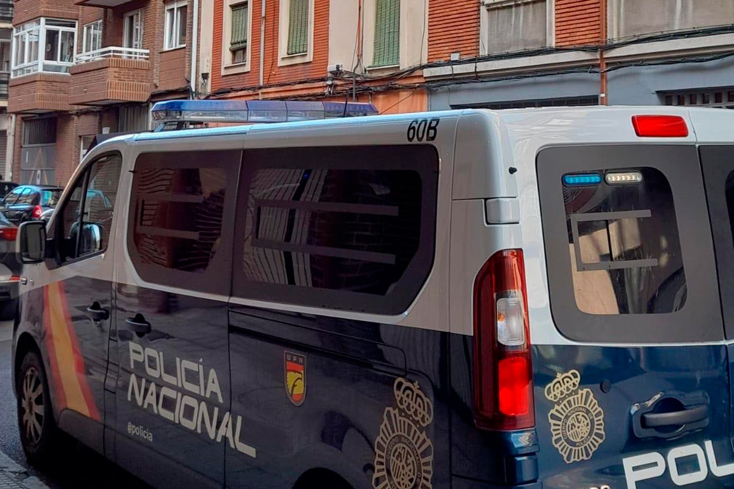 Furgón de la Policía Nacional | Desmantelan banda especializada en robos de viviendas en León y a nivel nacional