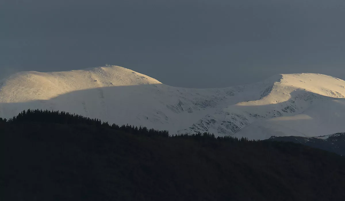 Nieve en las montañas del Morredero y Aquiana en El Bierzo 