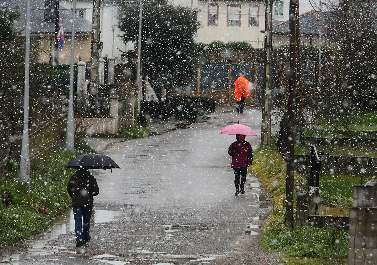 La borrasca Herminia trae avisos por fuertes vientos y nevadas que descenderán hasta cotas de 700 metros en El Bierzo y Laciana