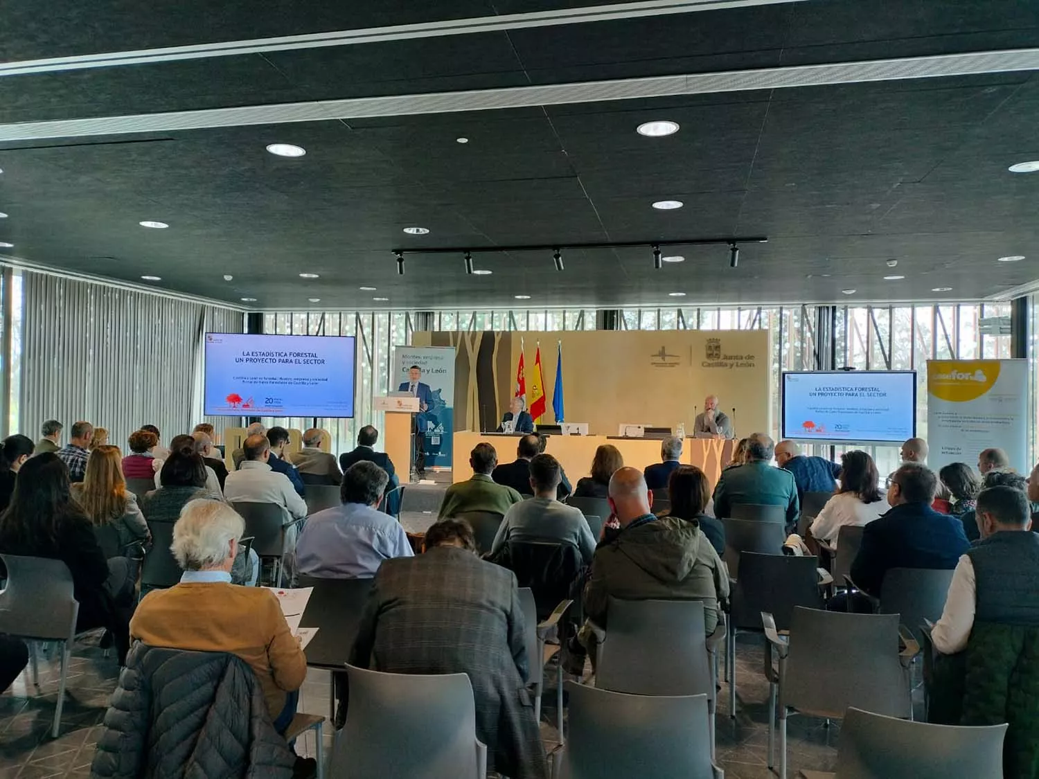 Mesa redonda presentación nuevo portal forestal de Castilla y León