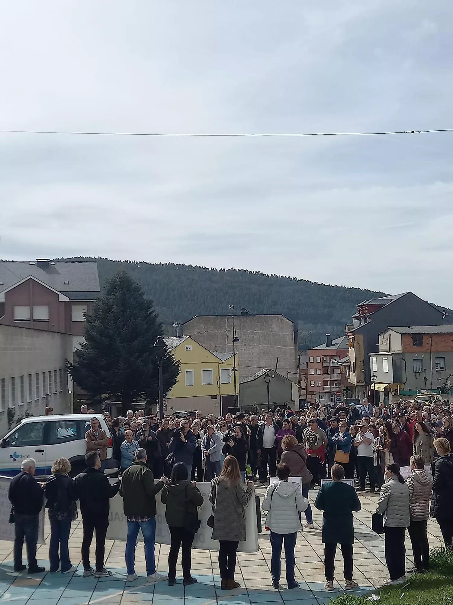 Fabero clama por una sanidad rural de calidad en una concentración multitudinaria 1