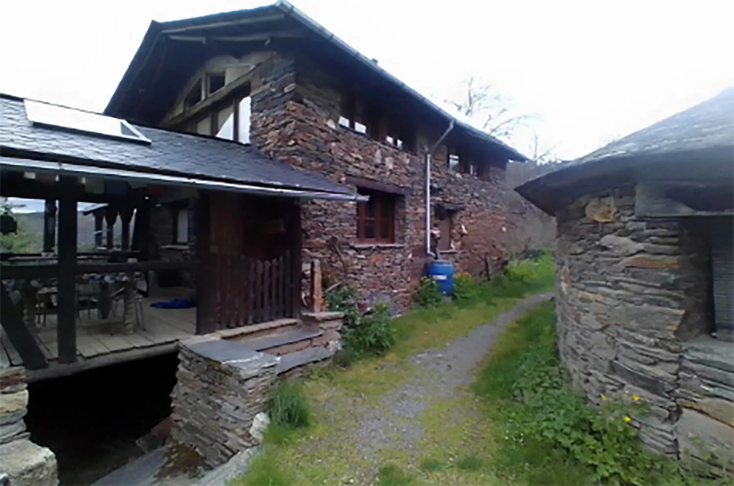 Se vende un pueblo en El Bierzo una isla en medio de la naturaleza