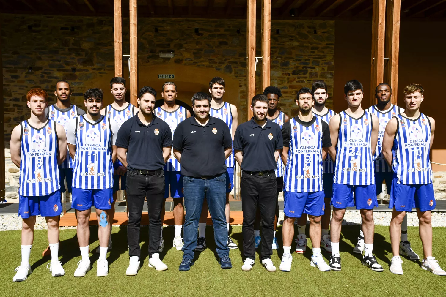 Archivo: Baloncesto Clínica Ponferrada Castillo 