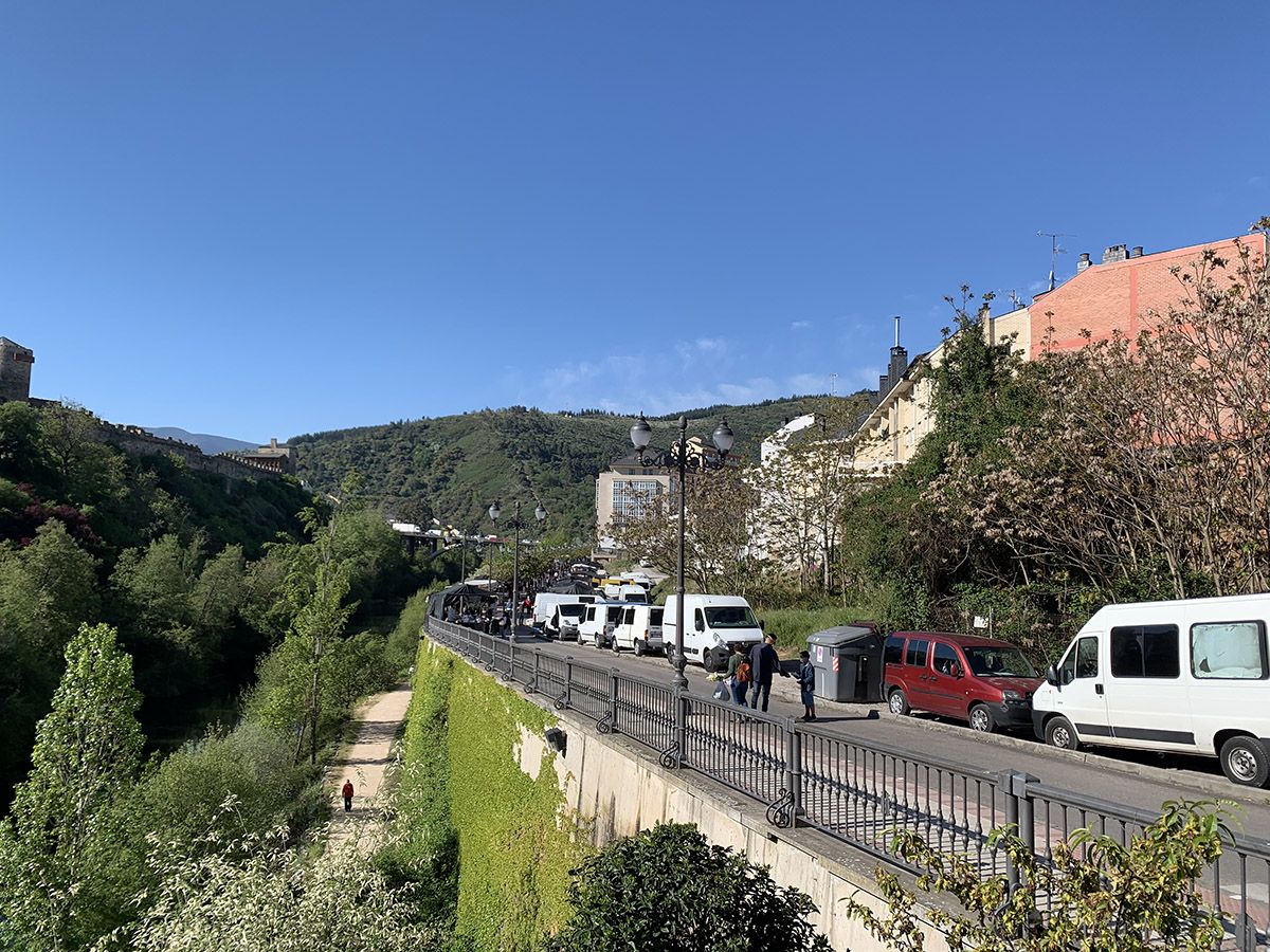 paseo rio sil mercado mercadillo ponferrada