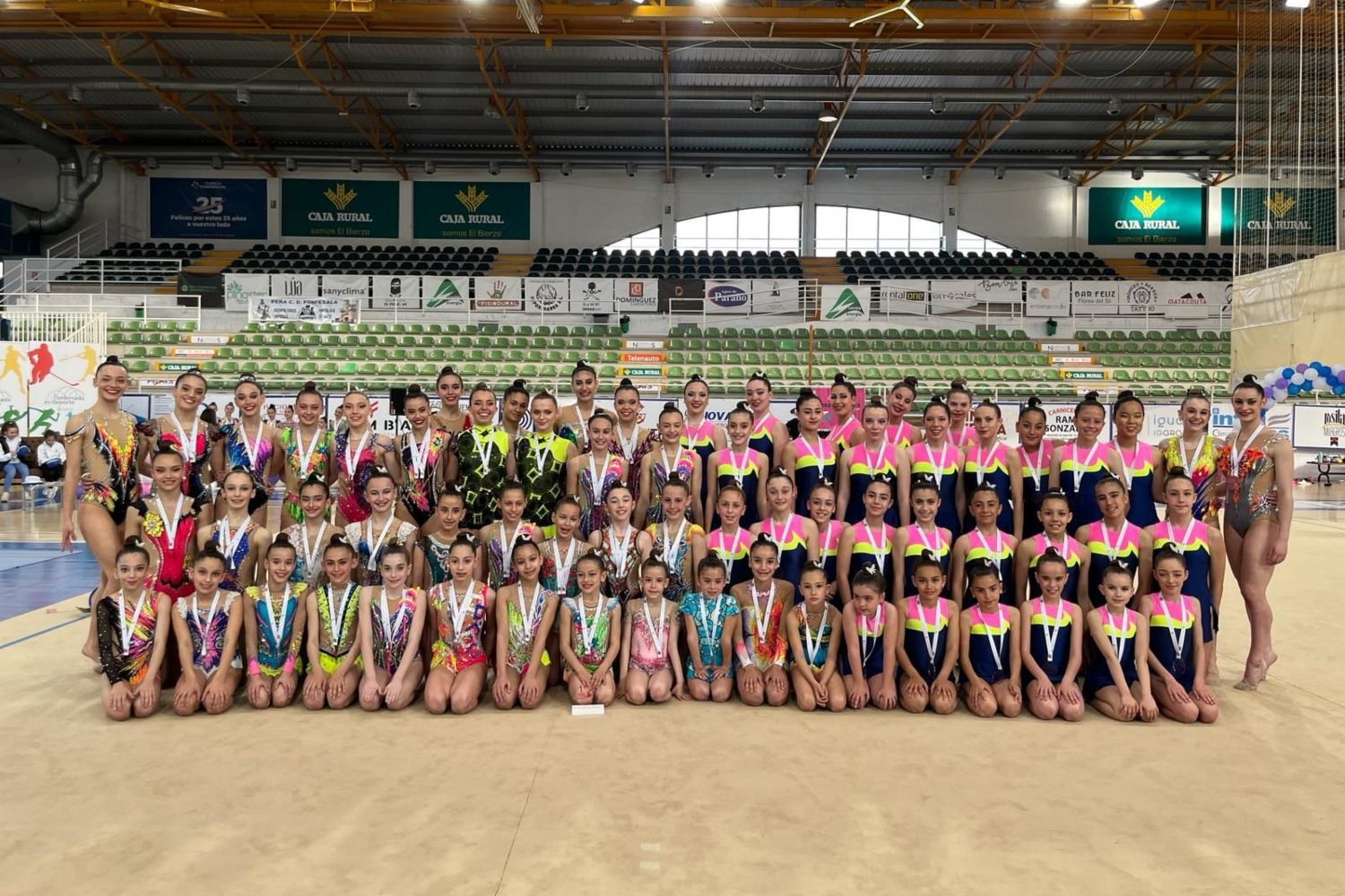 Las ginmastas del Club Ritmo de León durante la celebración del Campeonato Provincial de Gimnasia Rítmica en Ponferrada  