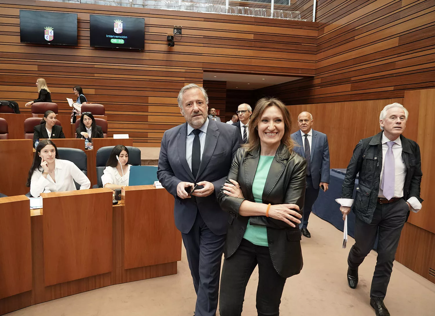 El presidente de las Cortes de Castilla y León, Carlos Pollán, y la consejera de Educación, Rocío Lucas, asisten a la final de la VIII edición de la Liga de Debate