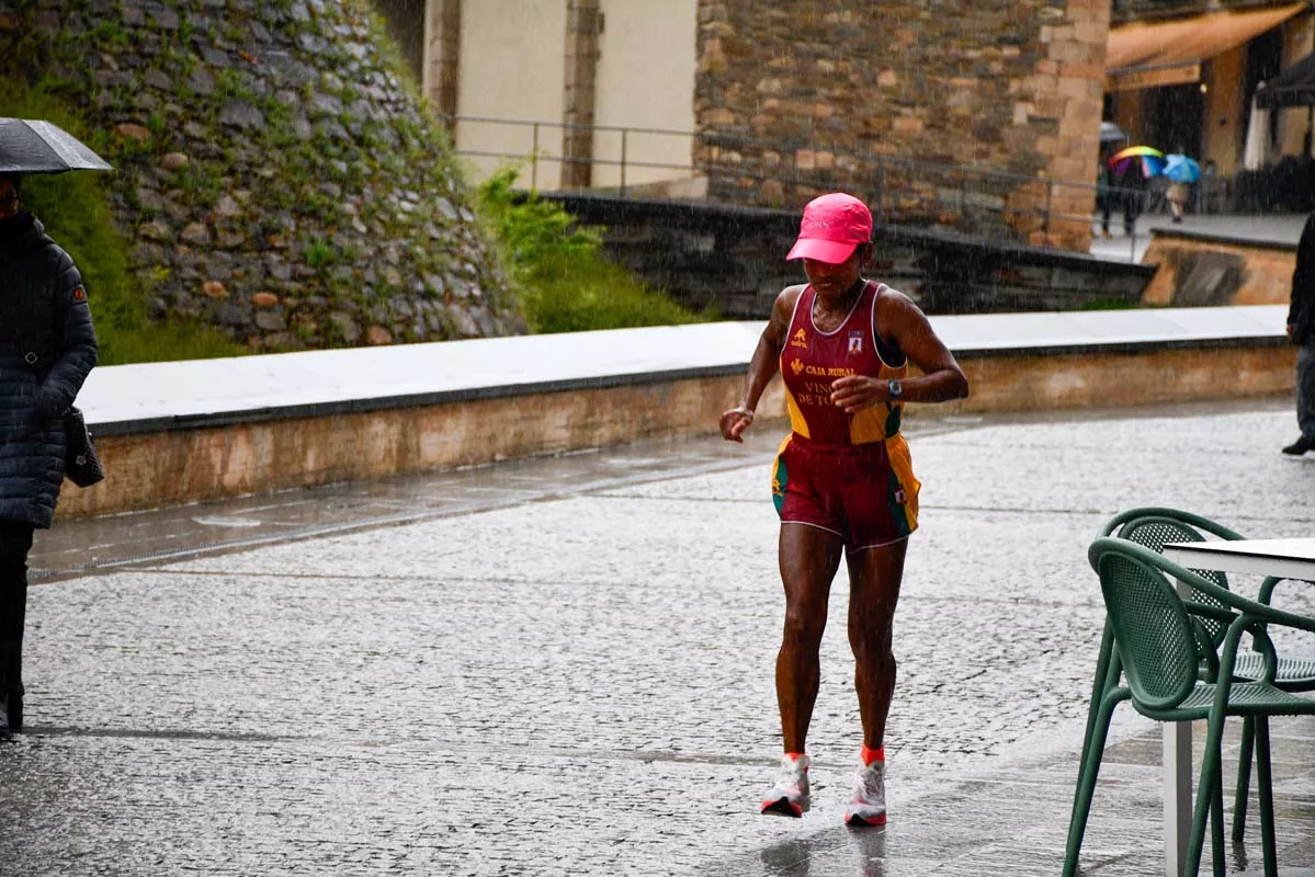  Carrera 'A Santiago contra el cáncer' en Ponferrada