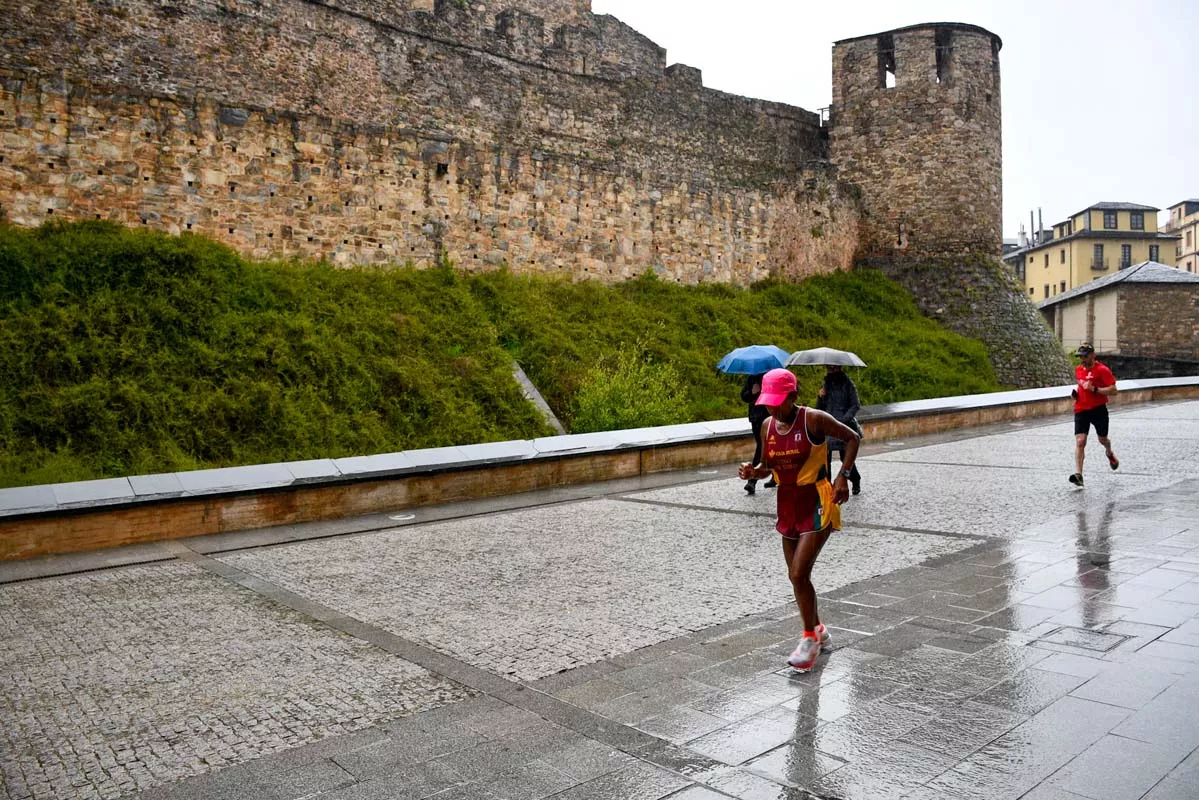  Carrera 'A Santiago contra el cáncer' en Ponferrada