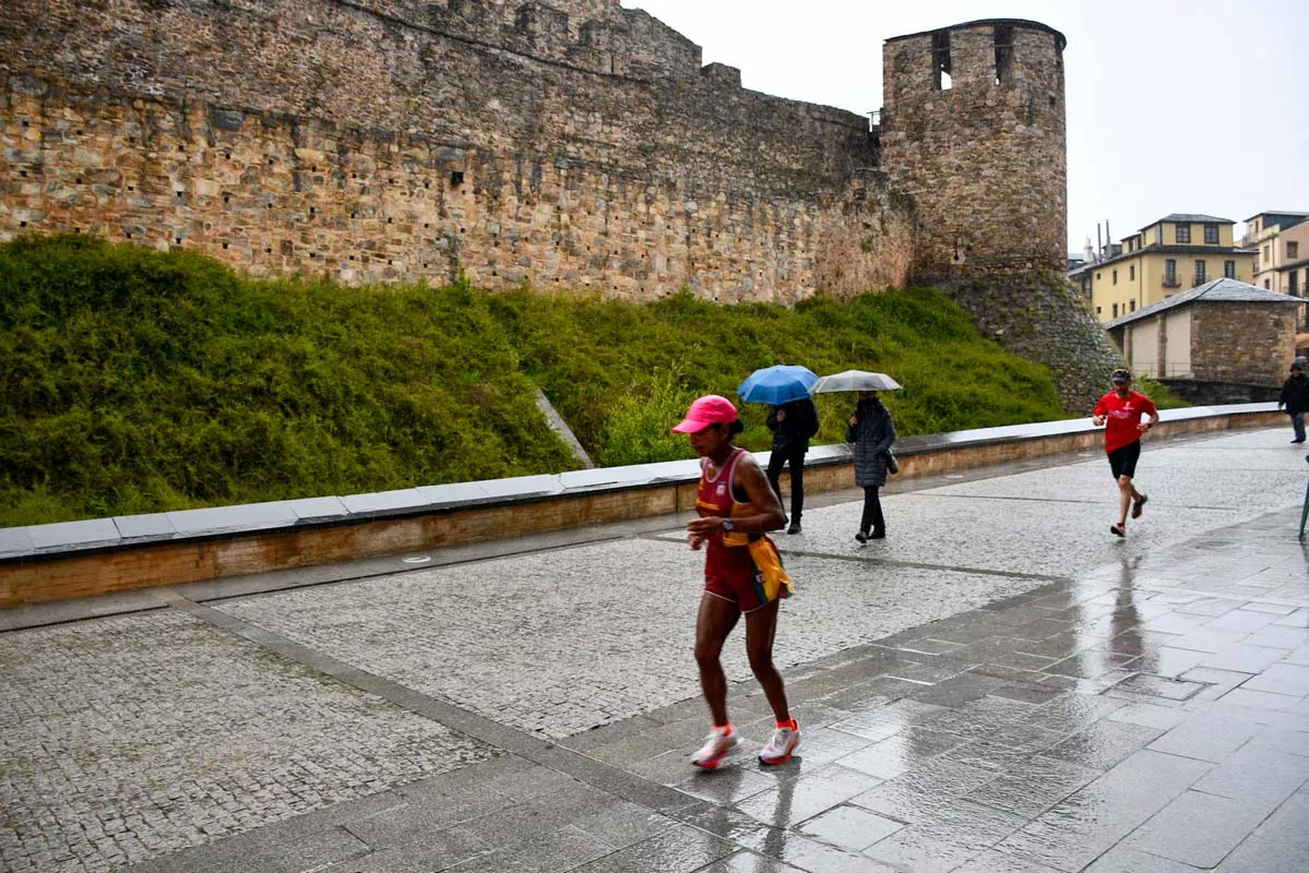  Carrera 'A Santiago contra el cáncer' en Ponferrada