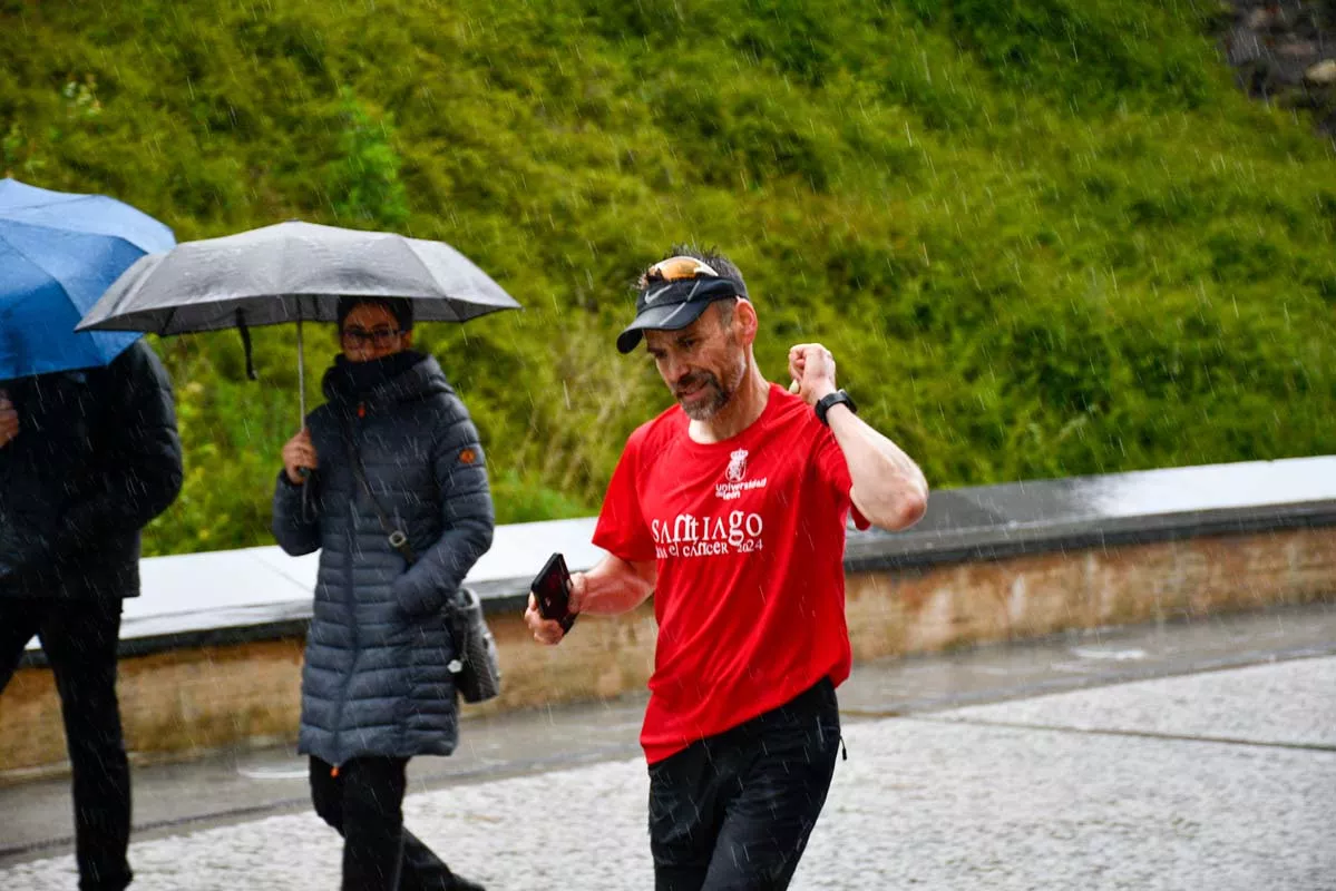  Carrera 'A Santiago contra el cáncer' en Ponferrada