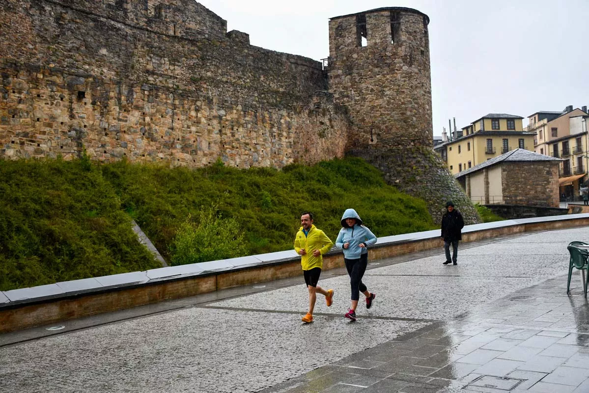  Carrera 'A Santiago contra el cáncer' en Ponferrada