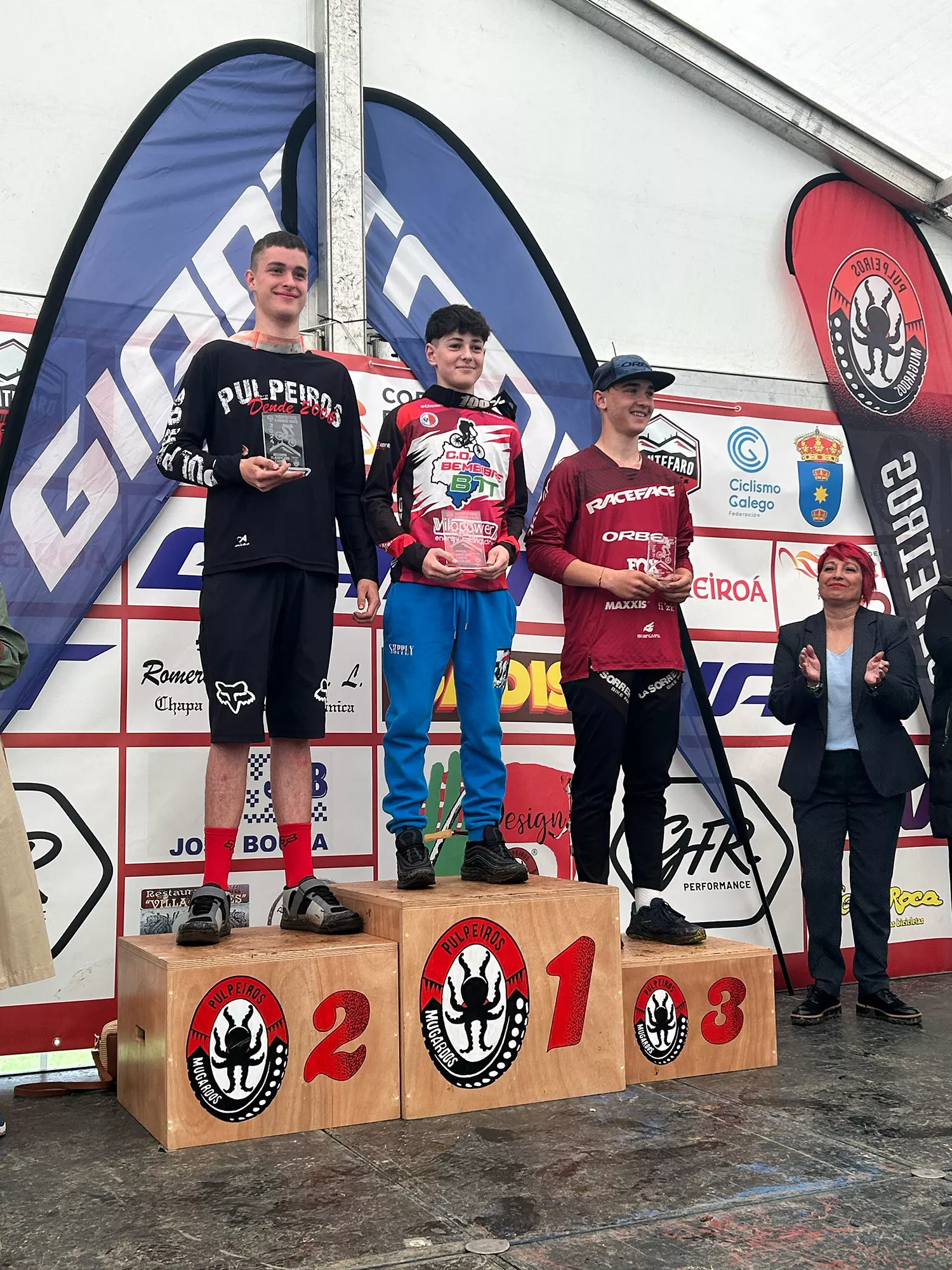 El piloto berciano Enol Torre en el podio del campeonato de España de Enduro BTT