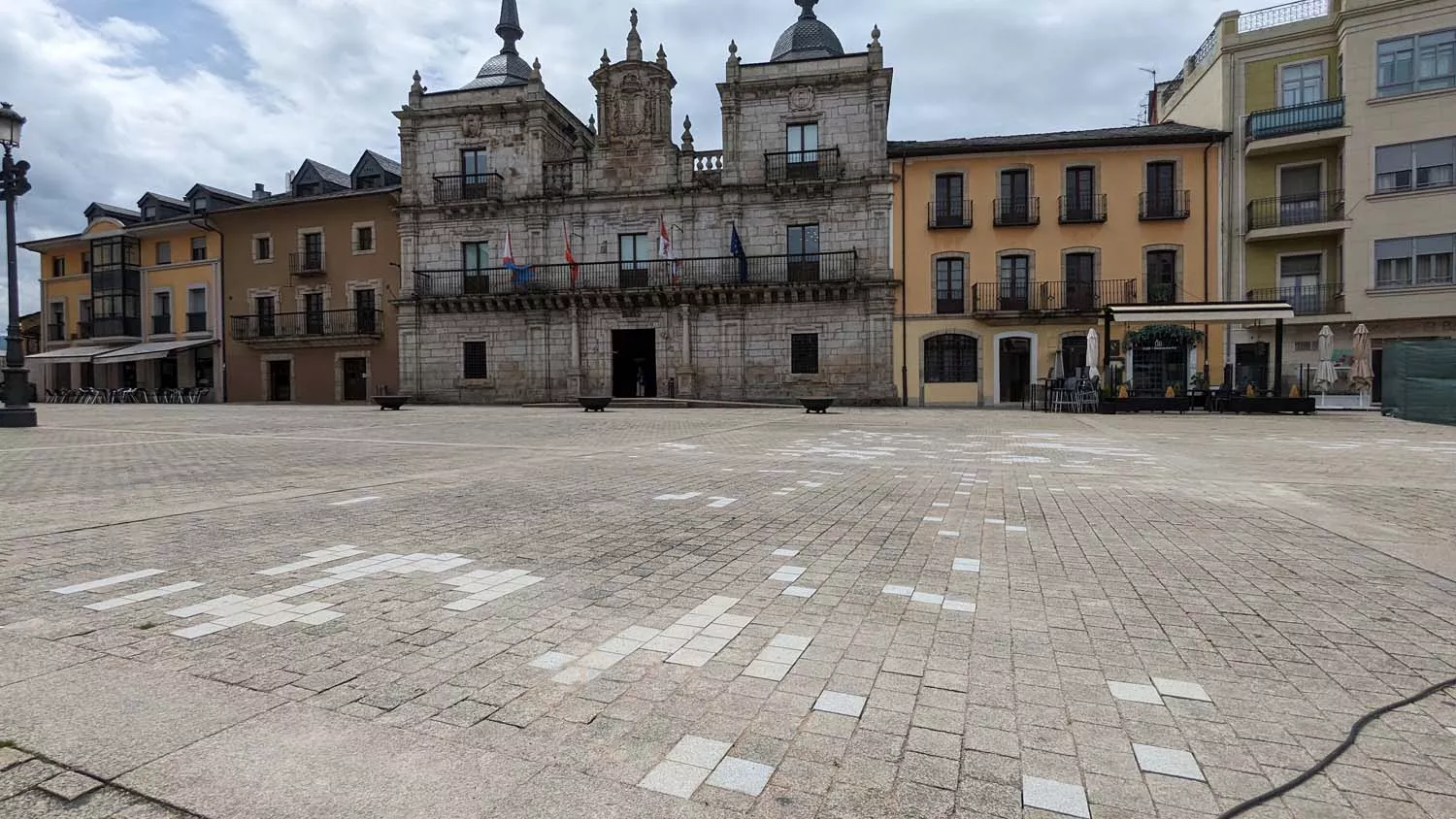 Sustitución adoquines en la Plaza del Ayuntamiento de Ponferrada (2)