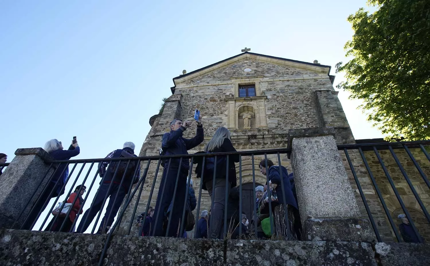 La localidad de Villafranca del Bierzo, se prepara para la llegada de las Edades del Hombre (6)