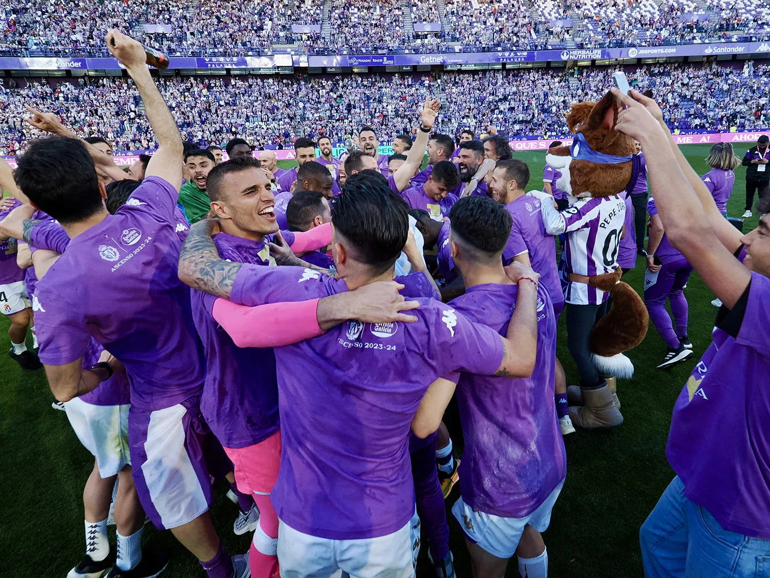 El Real Valladolid sube a primera 3