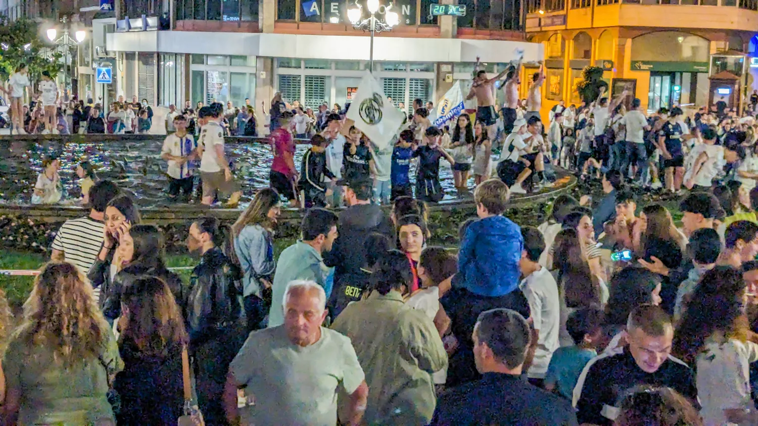 Ponferrada celebra el triunfo del Real Madrid (6)