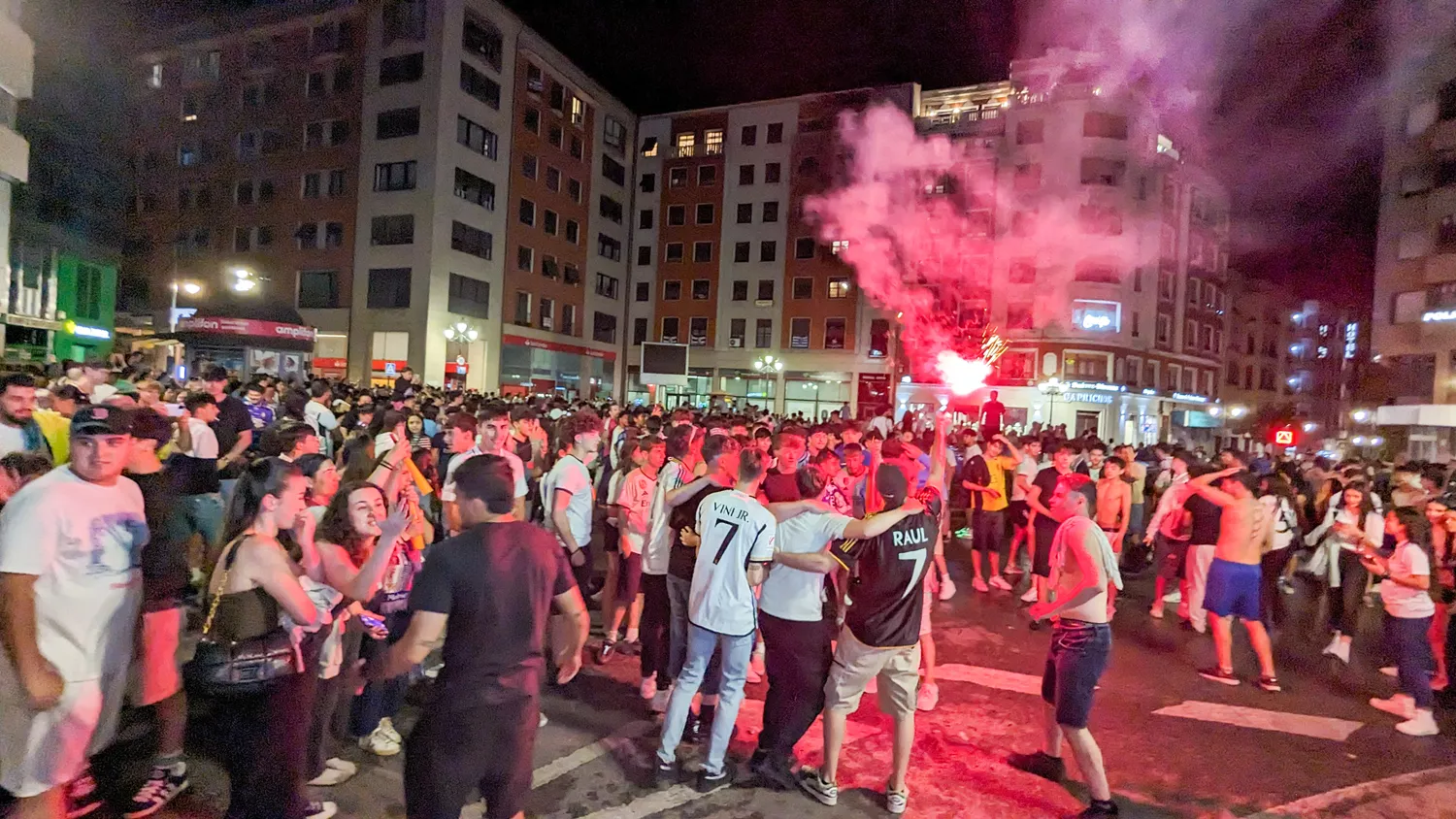 Ponferrada celebra el triunfo del Real Madrid (23)