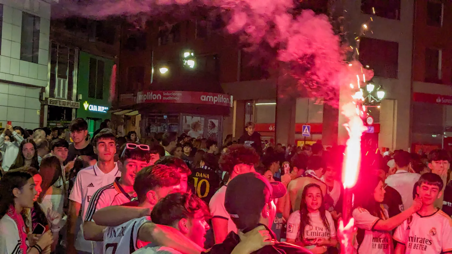 Ponferrada celebra el triunfo del Real Madrid (25)