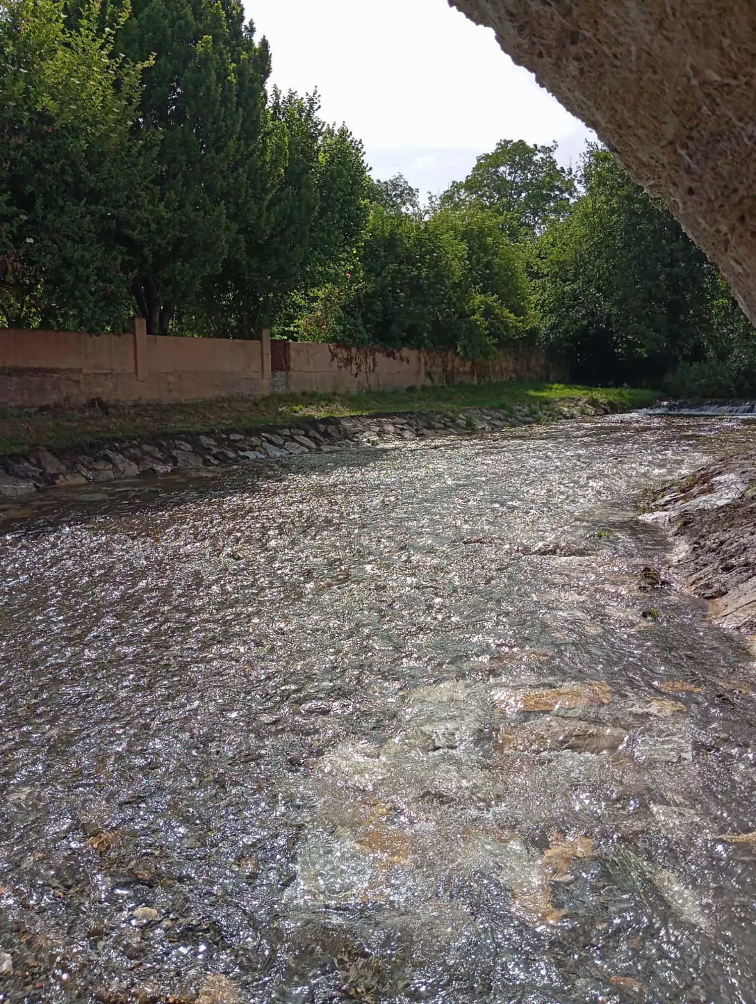 Toral de Merayo recupera su playa fluvial con una restauración ambiental en el río Oza 2