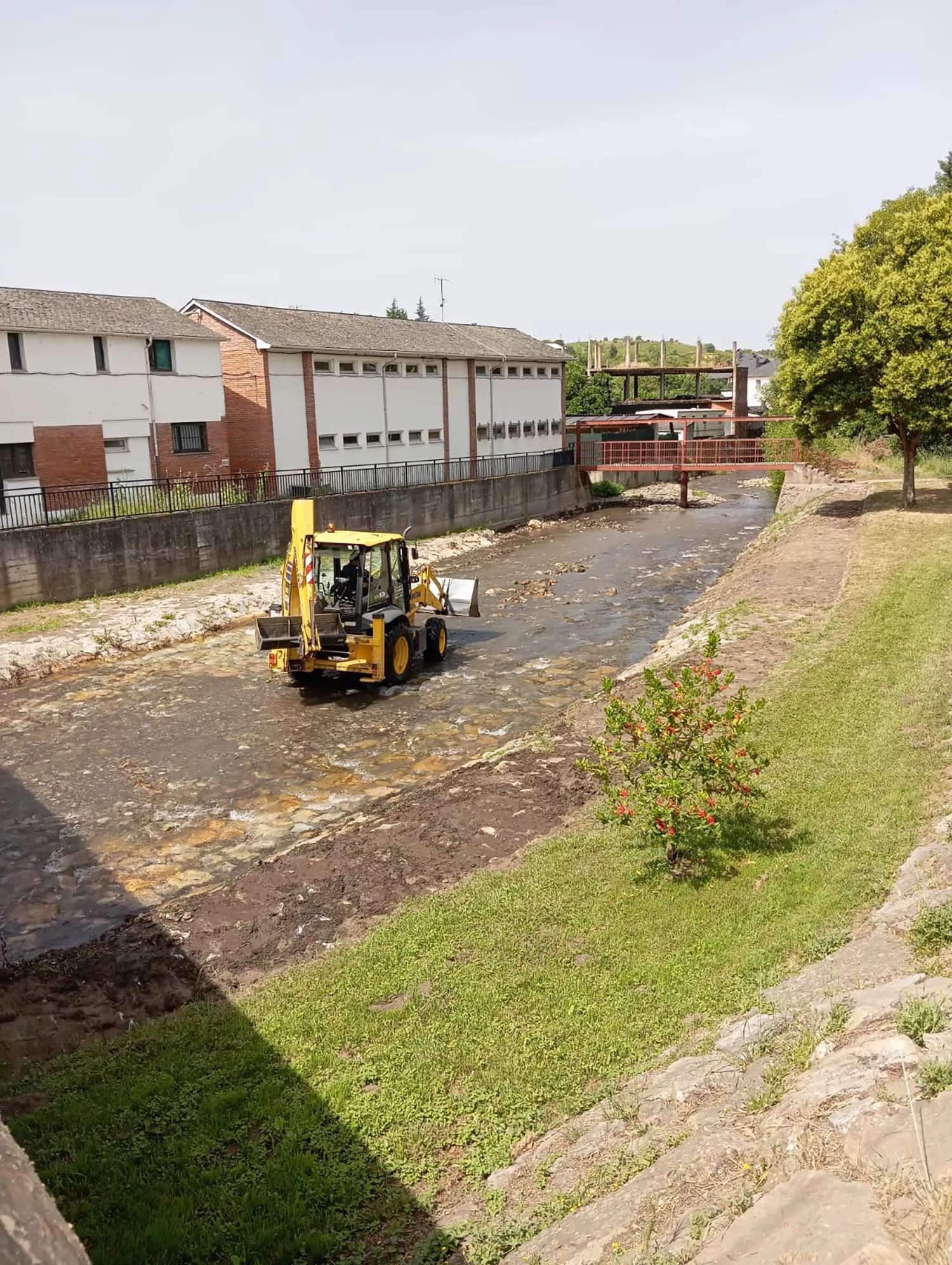 Toral de Merayo recupera su playa fluvial con una restauración ambiental en el río Oza 1